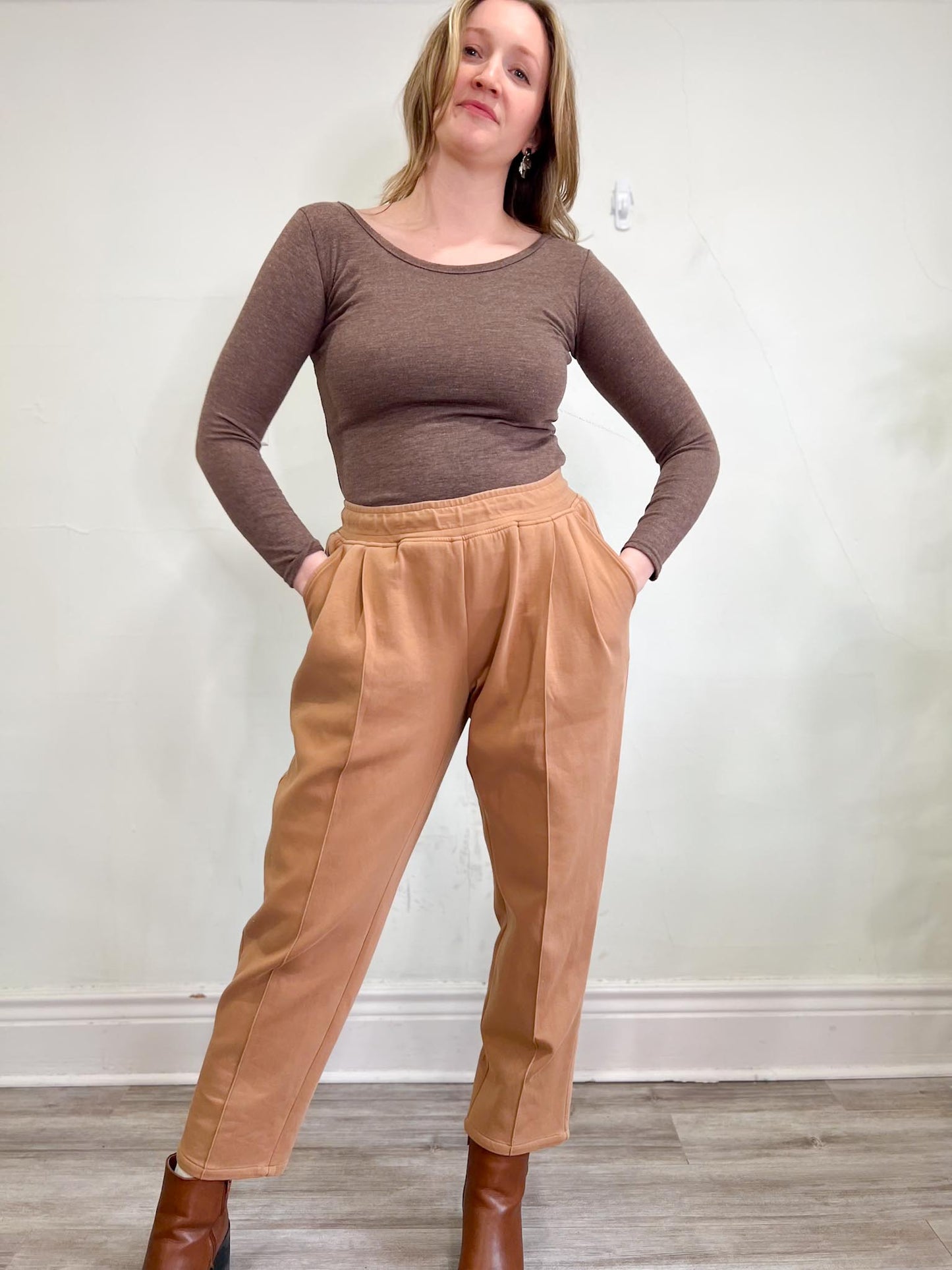 the kemist Designer Loungewear Pleated Pants in Nude (Size XL)