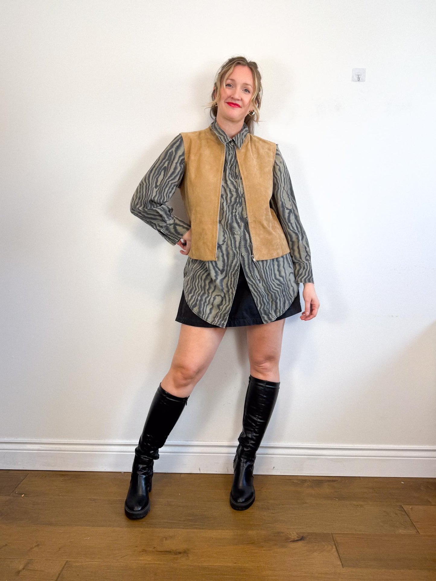 Vintage Leather Vest in Camel (Size M)