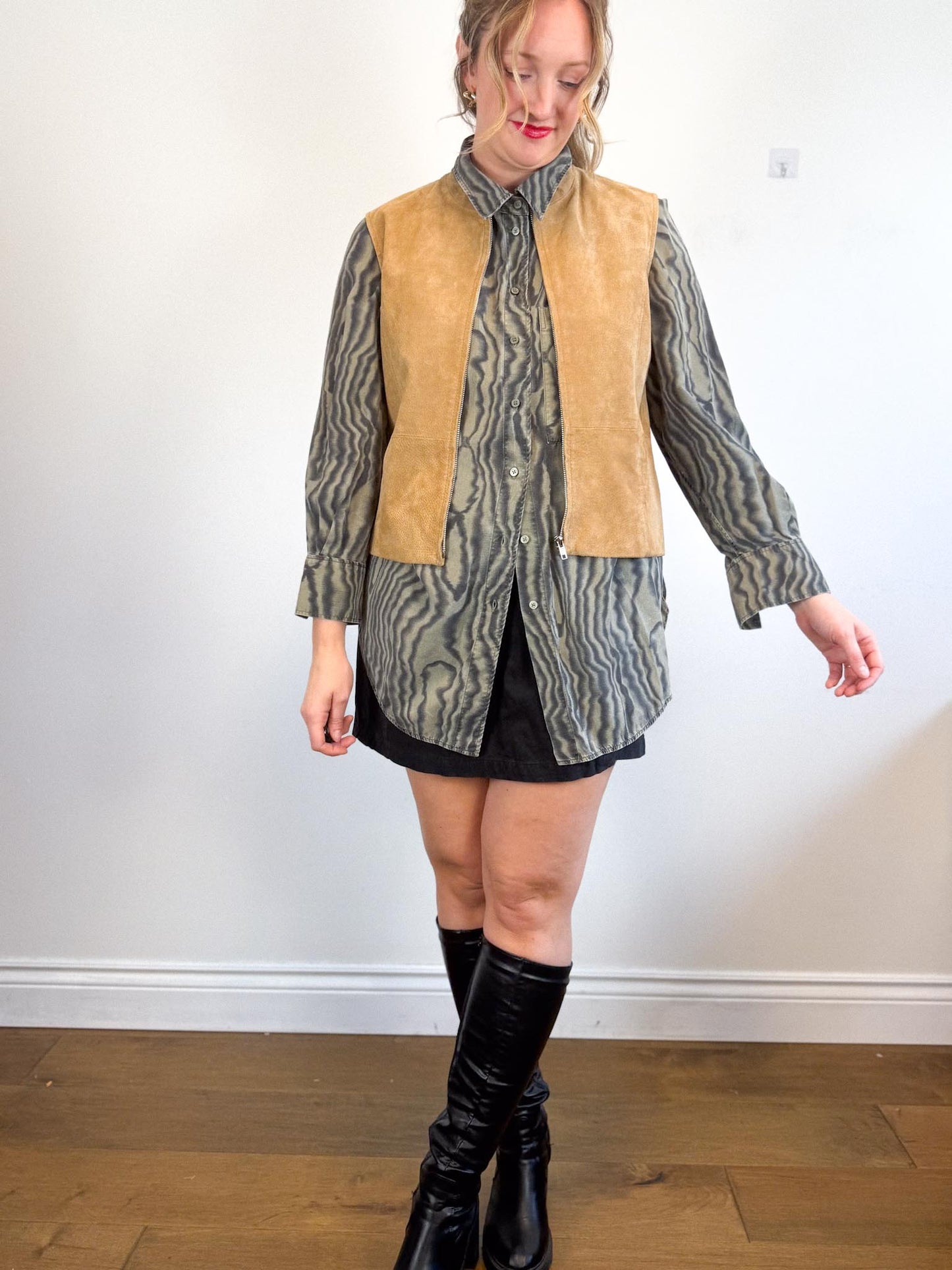 Vintage Leather Vest in Camel (Size M)