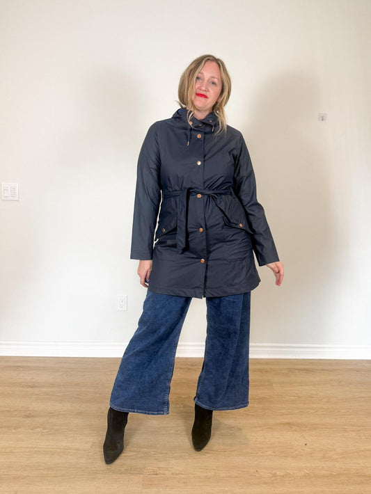 Helly Hansen Rain Jacket with Belt in Navy (Size L)