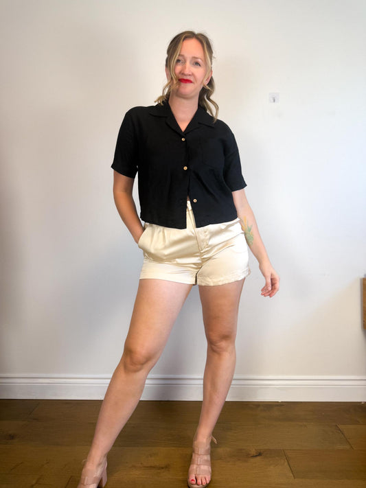 Thursdays Short Sleeve Boxy Linen Top in Black (Size S-L)