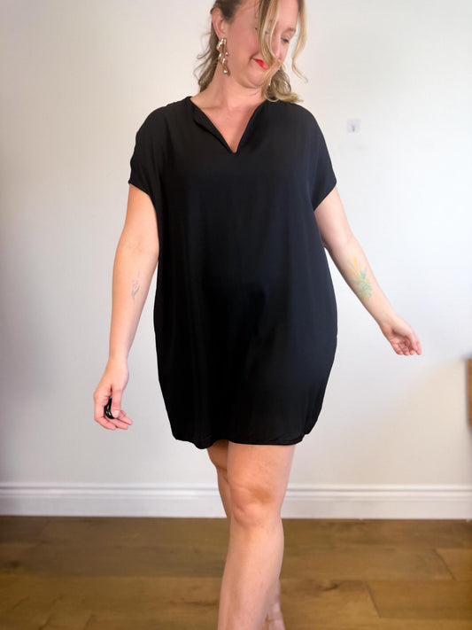 Diane Von Furstenberg "Kora Silk Dress in Black" (Size L)