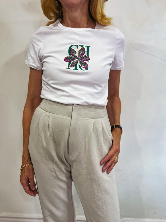 Carolina Herrera Designer White T-Shirt with Floral Logo (Size XS-S)