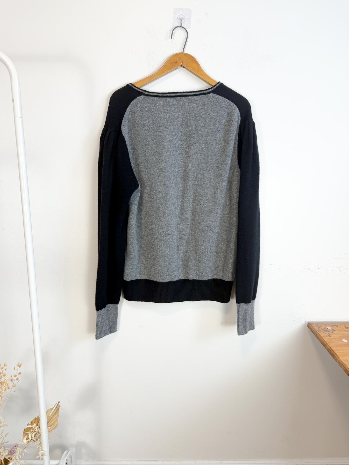 Random Identities Designer Wool & Cashmere Bicolour Cardigan in Black/Grey (Size L)