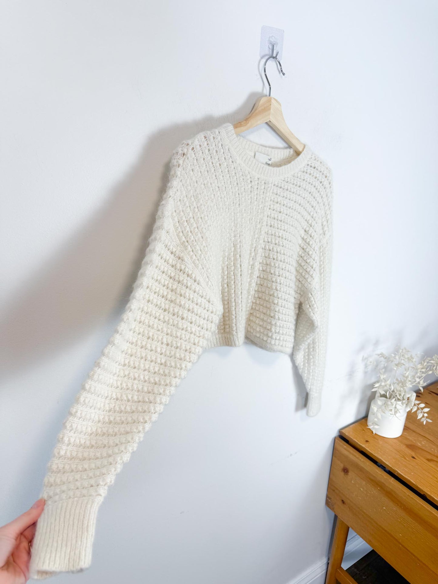 Wilfred Free "Fortune Crop Sweater in Cream" (Size M)