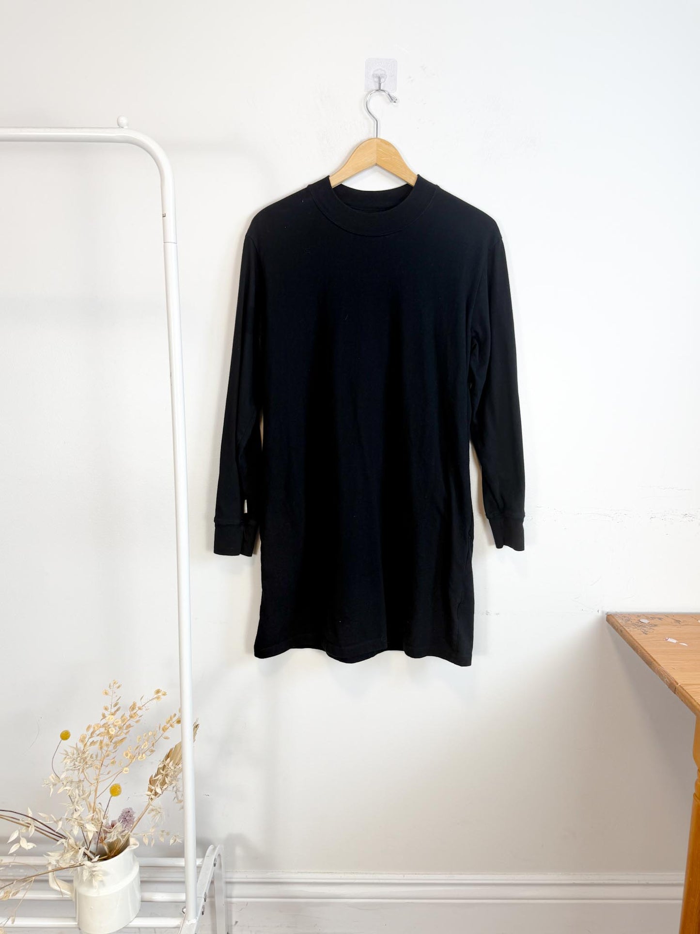 Province of Canada Long Sleeve Shirt Dress in Black (Size M)