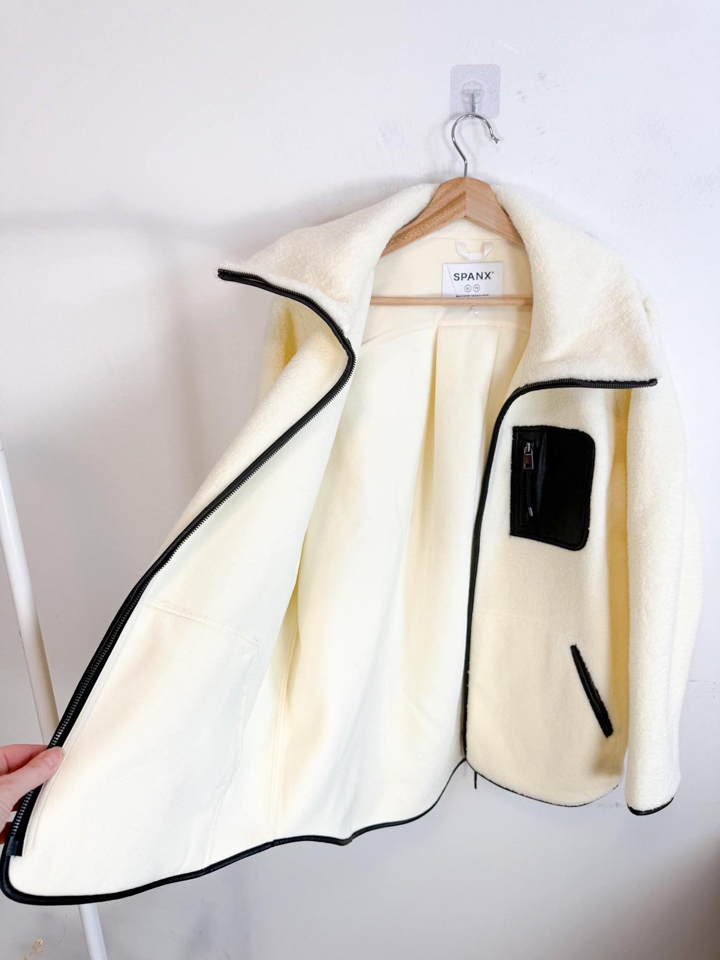SPANX Fleece Jacket in Cream/Black (Size XL)