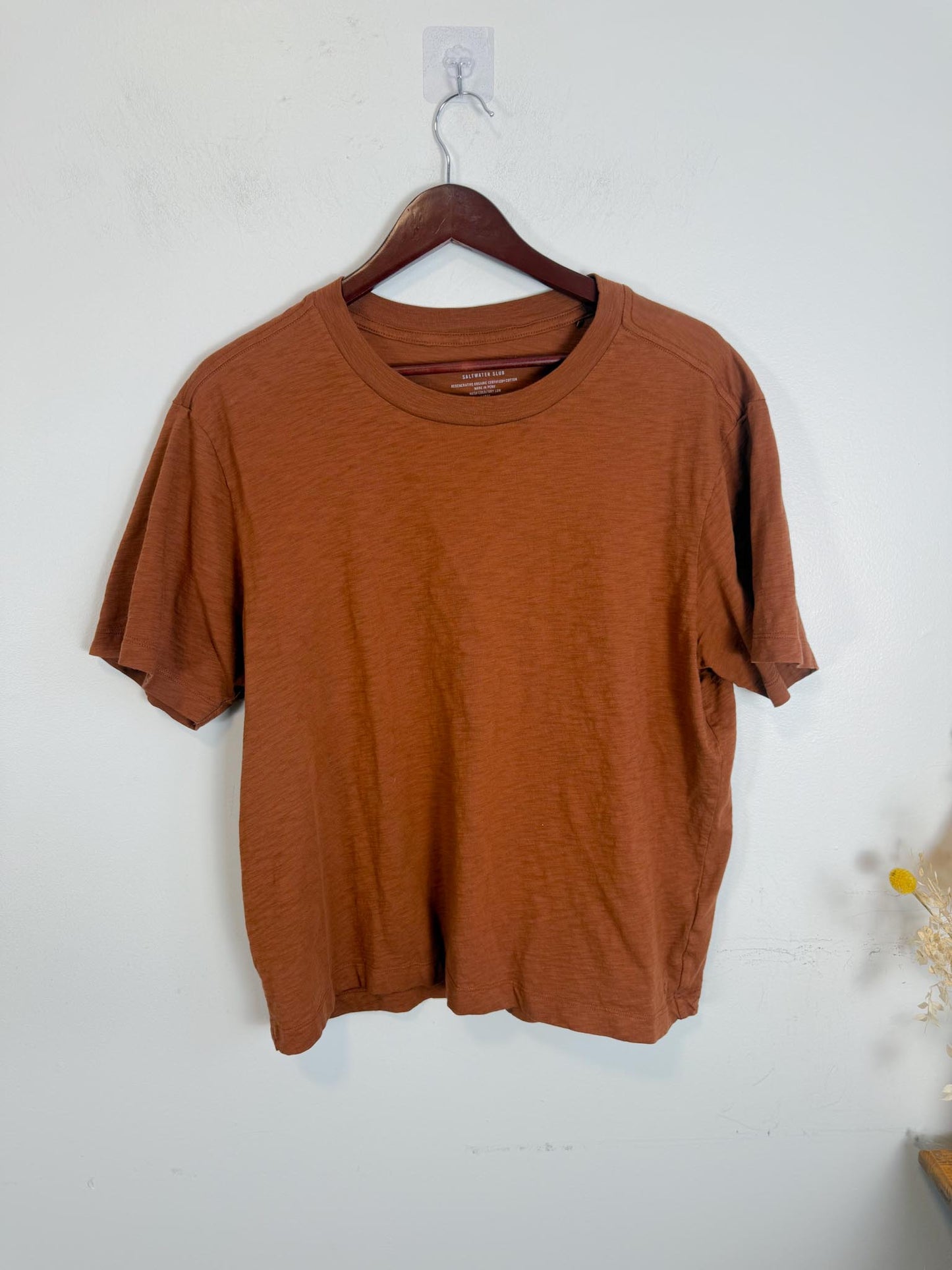 OUTERKNOWN Sustainable "Saltwater Slub Tee in Rust" (Size L)