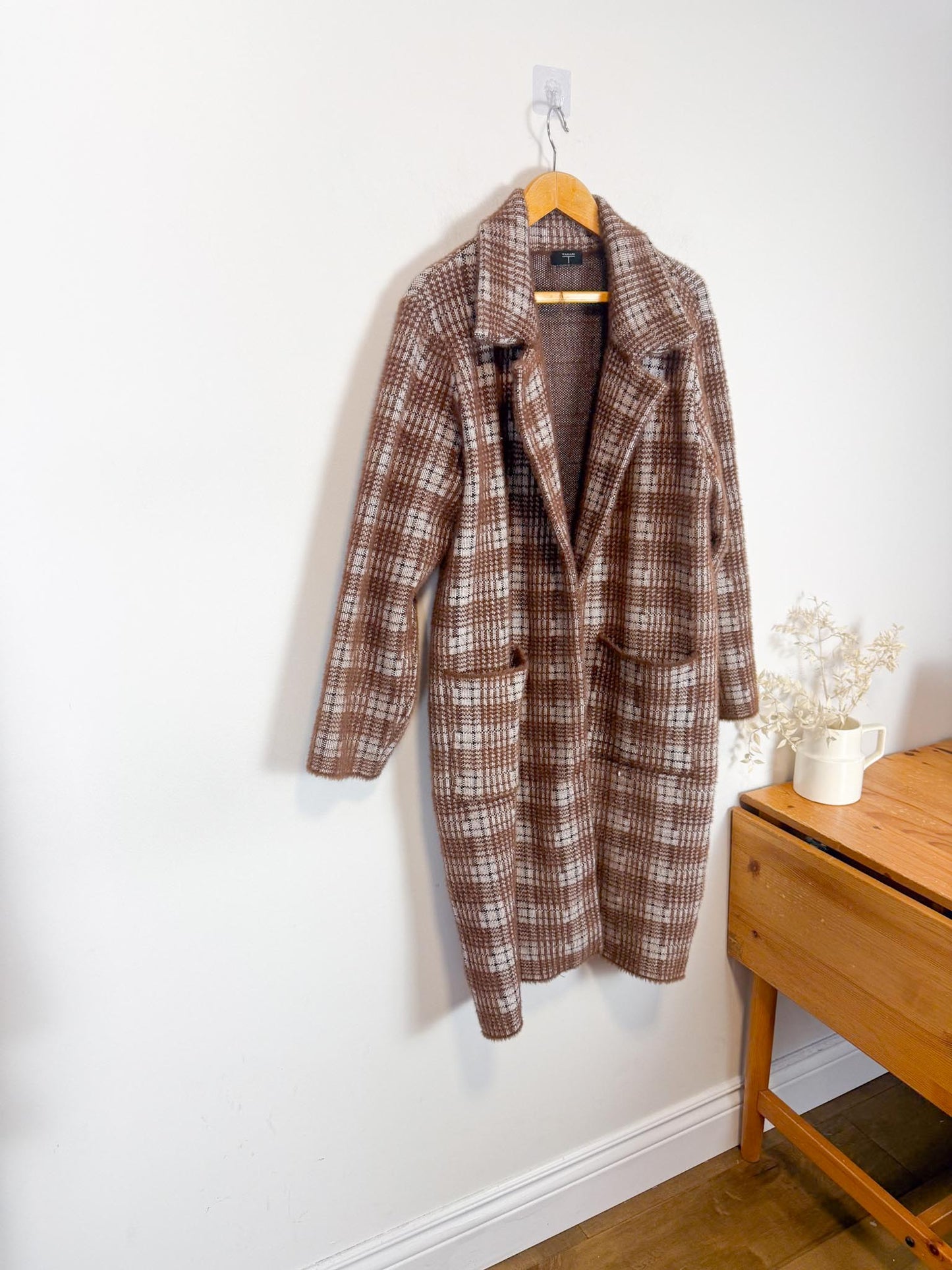 TAHARI Long Plaid Shacket in Brown/White (Size L)