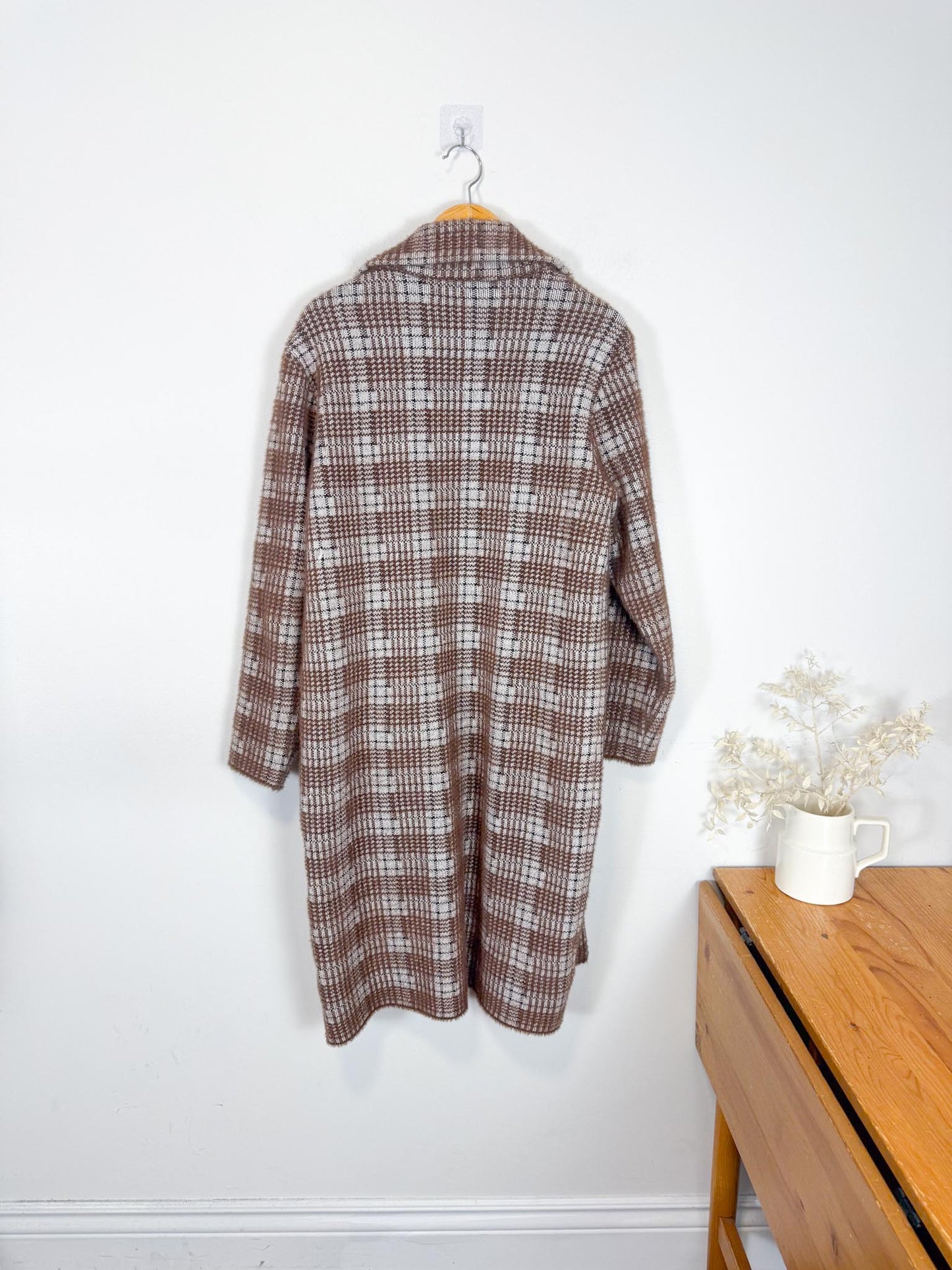 TAHARI Long Plaid Shacket in Brown/White (Size L)