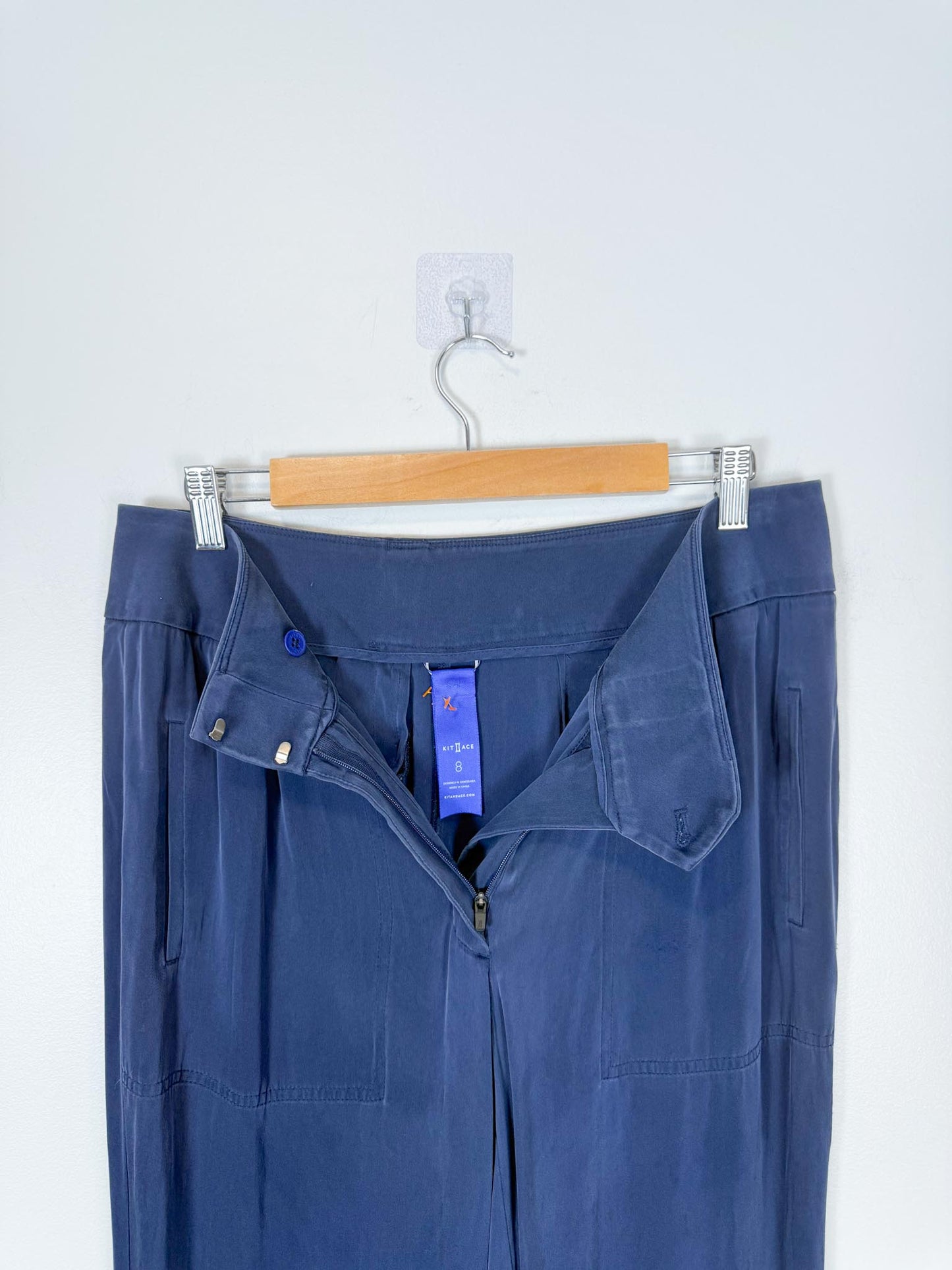 Kit & Ace Silk Cropped Pants in Navy (Size 8)