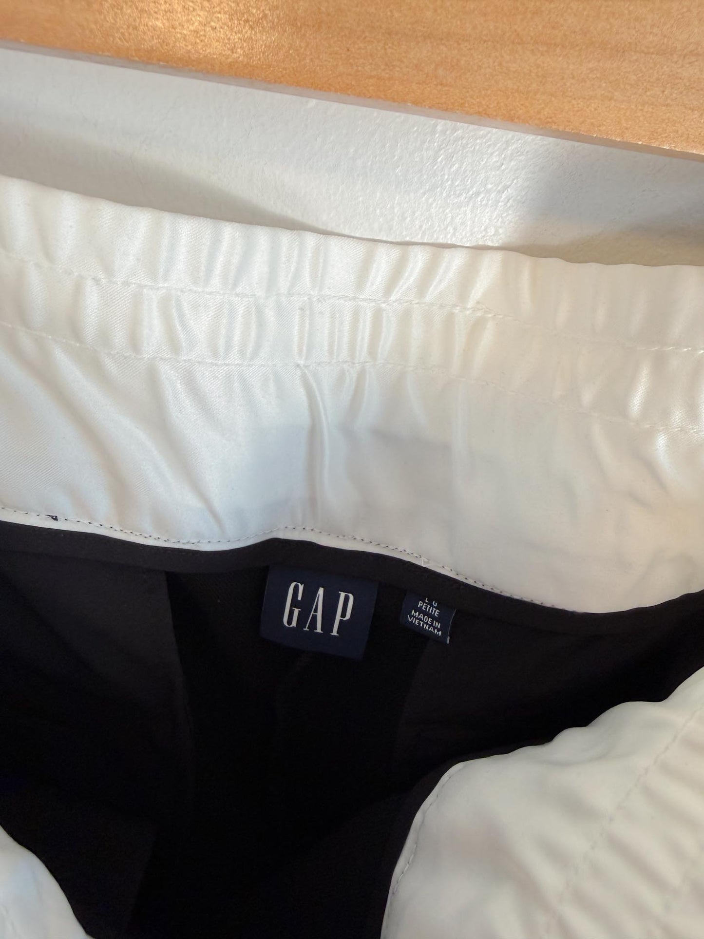 Gap "Mid Rise Double Waist Pants in Black/White" (Size L)