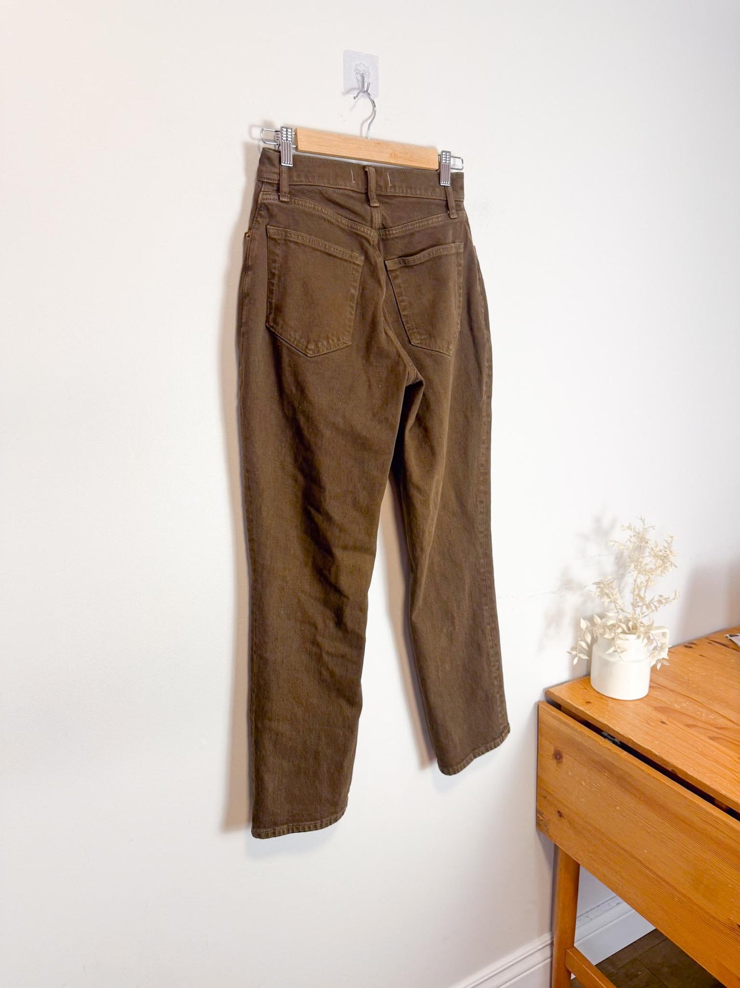 Abercrombie & Fitch "The 90s Straight Ultra High Rise Jeans in Brown" (Size 26)