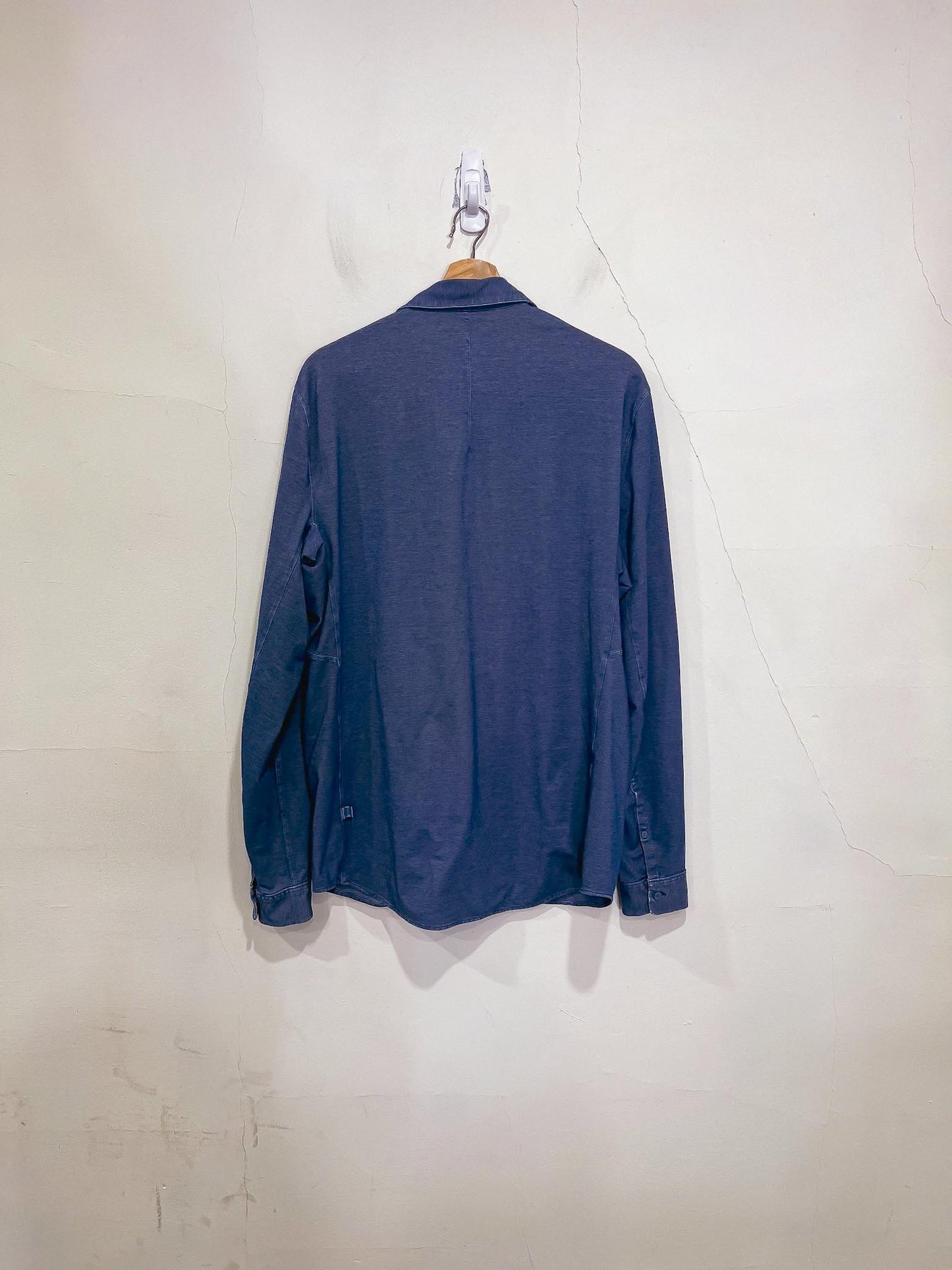 Lululemon "Commission Long-Sleeve Shirt in Mineral Blue" (Size L)