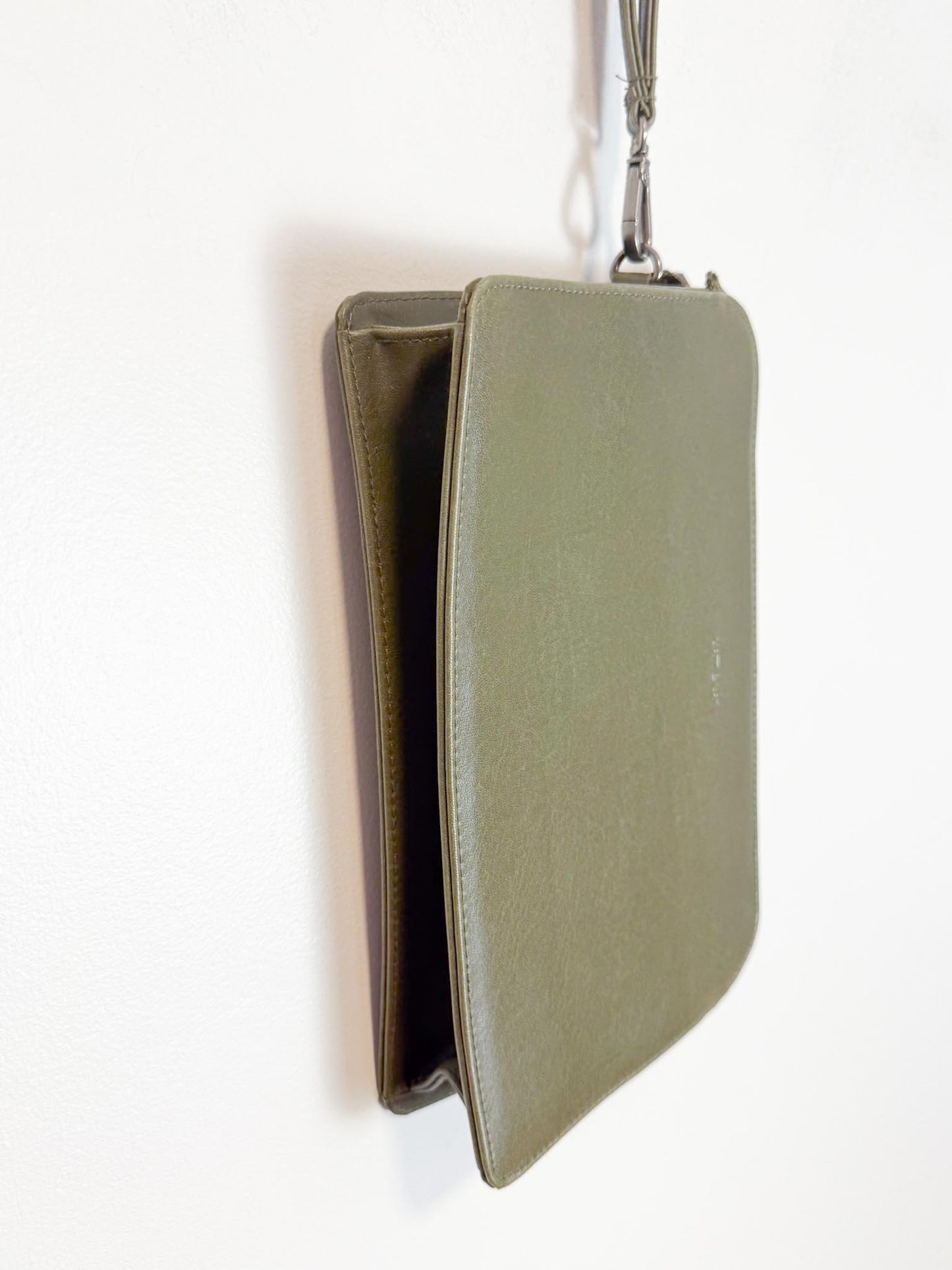 Matt & Nat Wristlet in Green