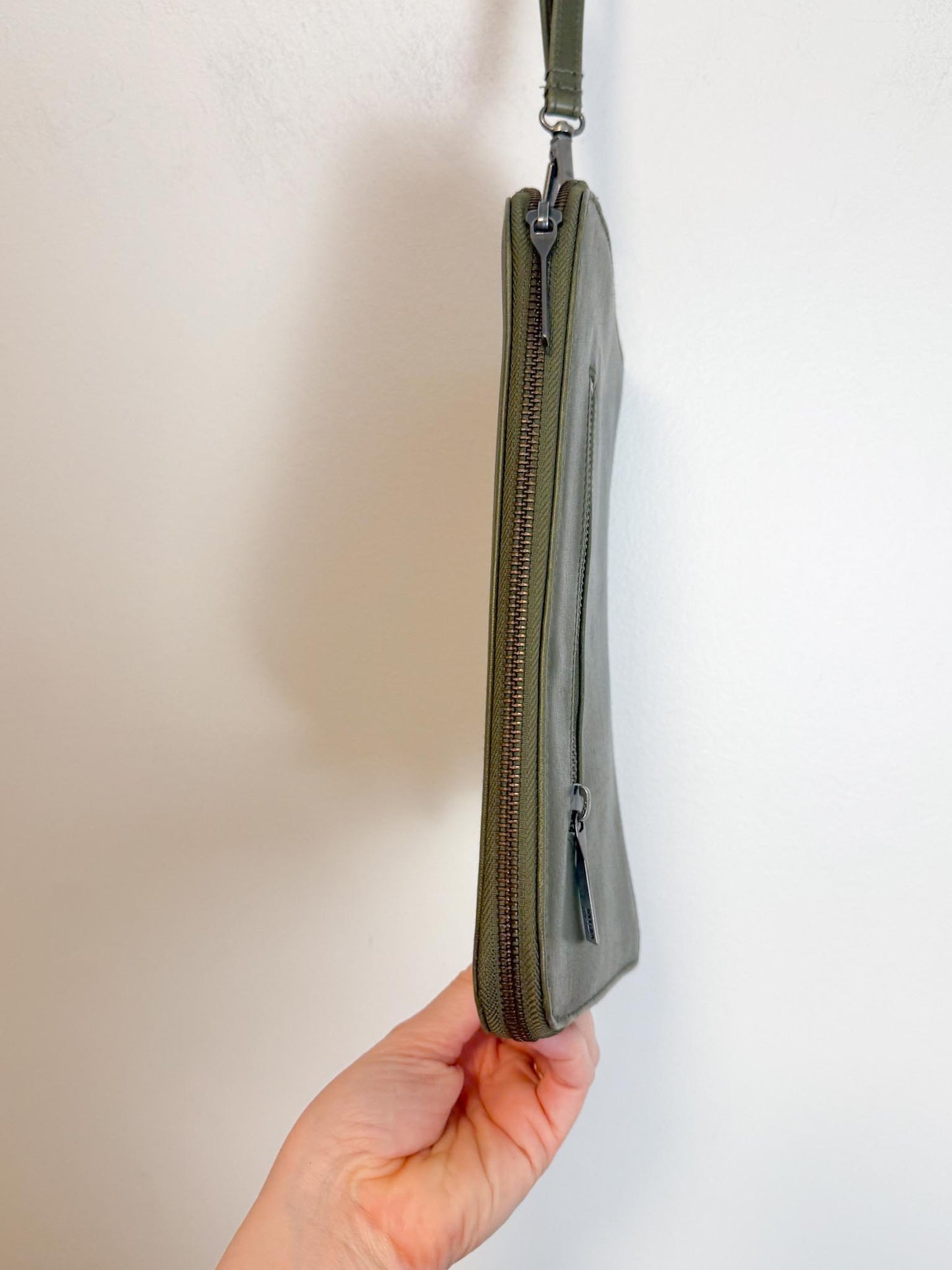 Matt & Nat Wristlet in Green