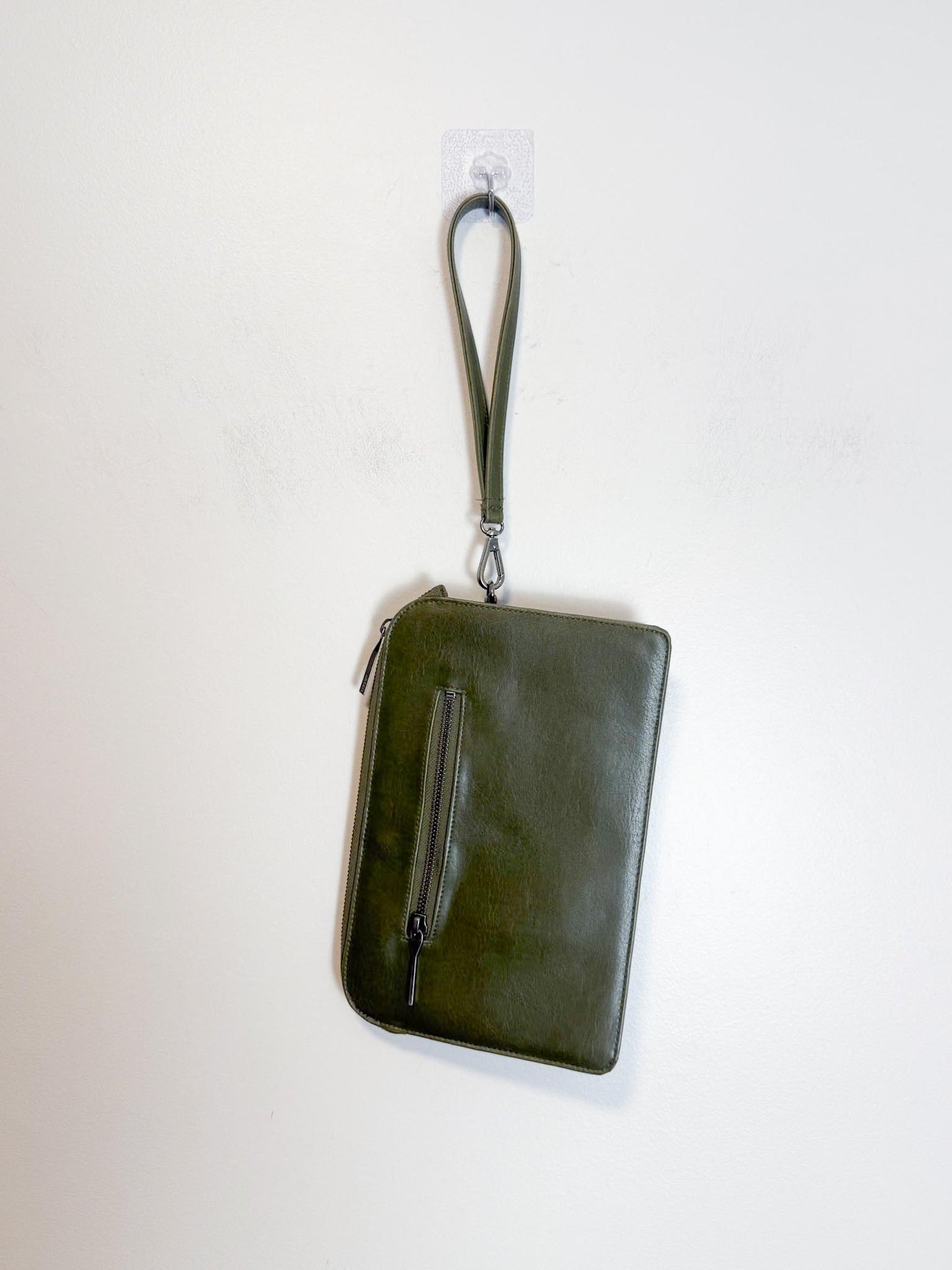 Matt & Nat Wristlet in Green