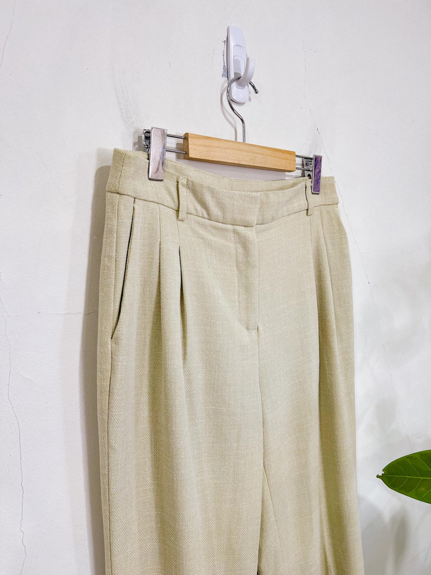 House of Harlow 1960 Trousers in Pale Sage Green (Size M/L)