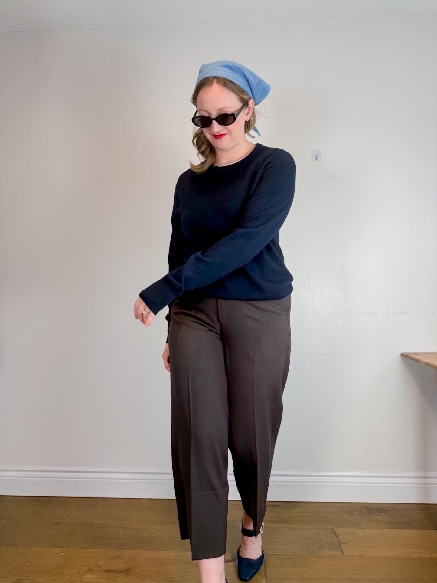 Banana Republic Extra Fine Merino Wool Sweater in Navy (Size L)