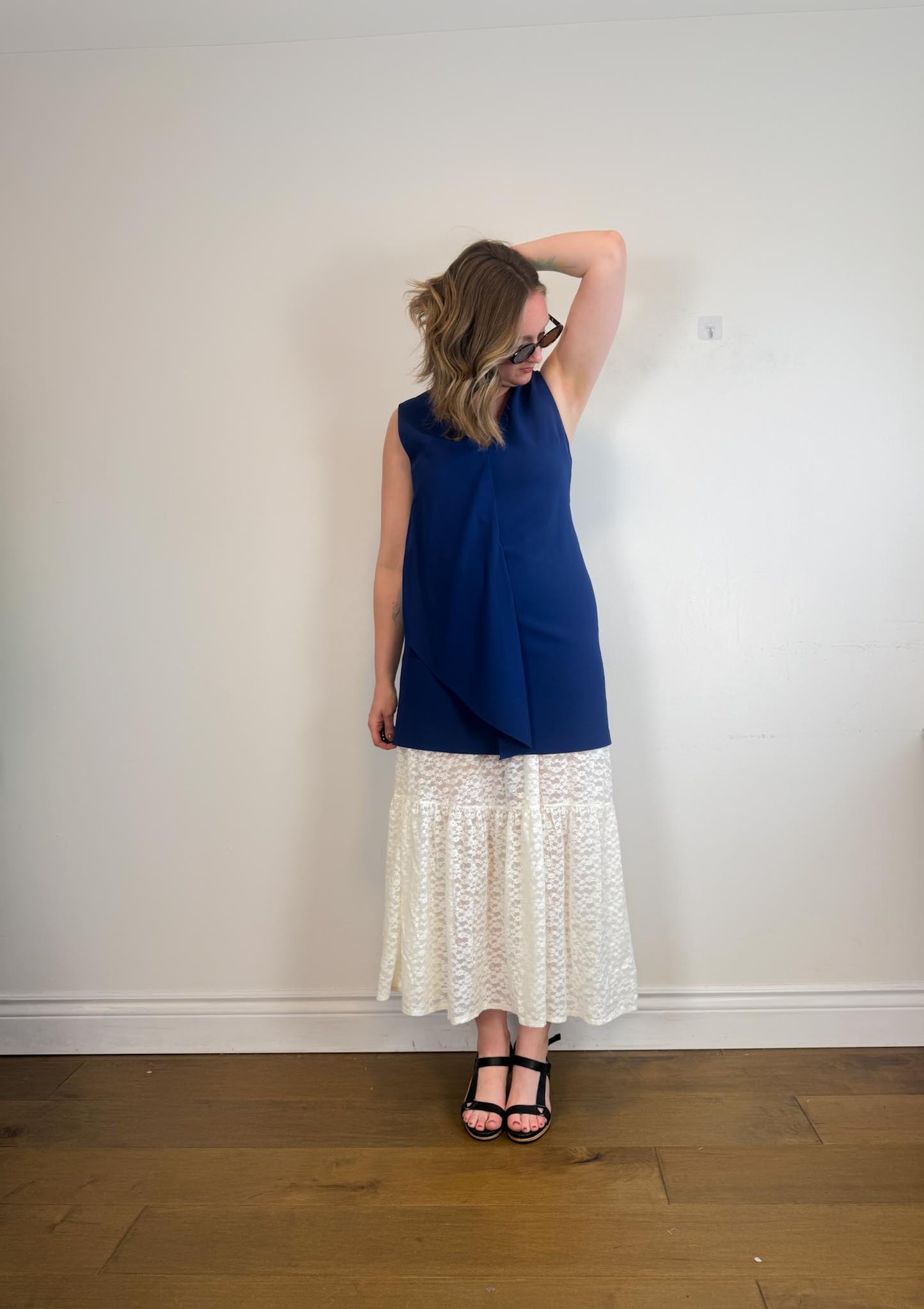 Alice + Olivia Ruffled Shift Dress in Blue (Size L)