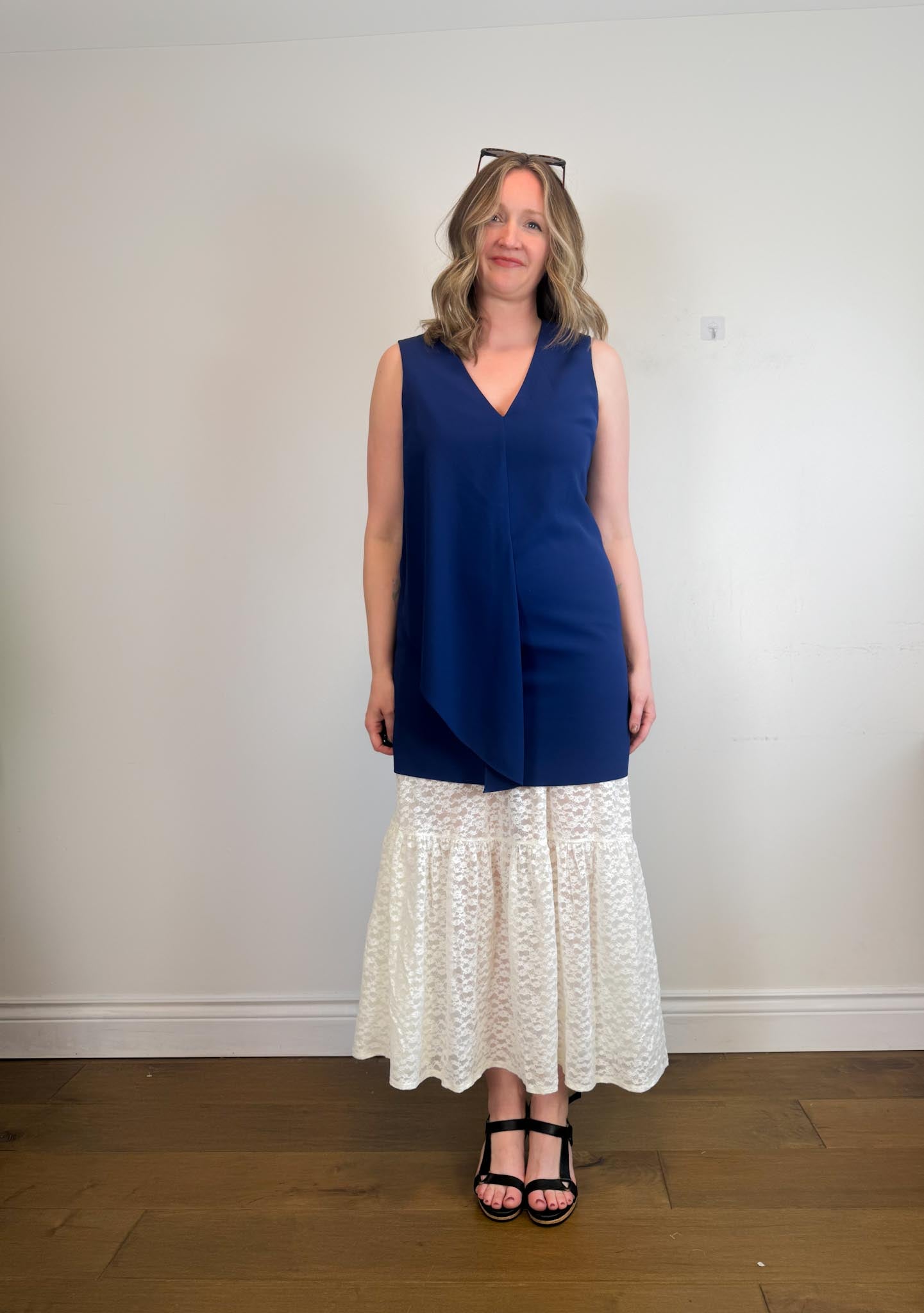 Alice + Olivia Ruffled Shift Dress in Blue (Size L)