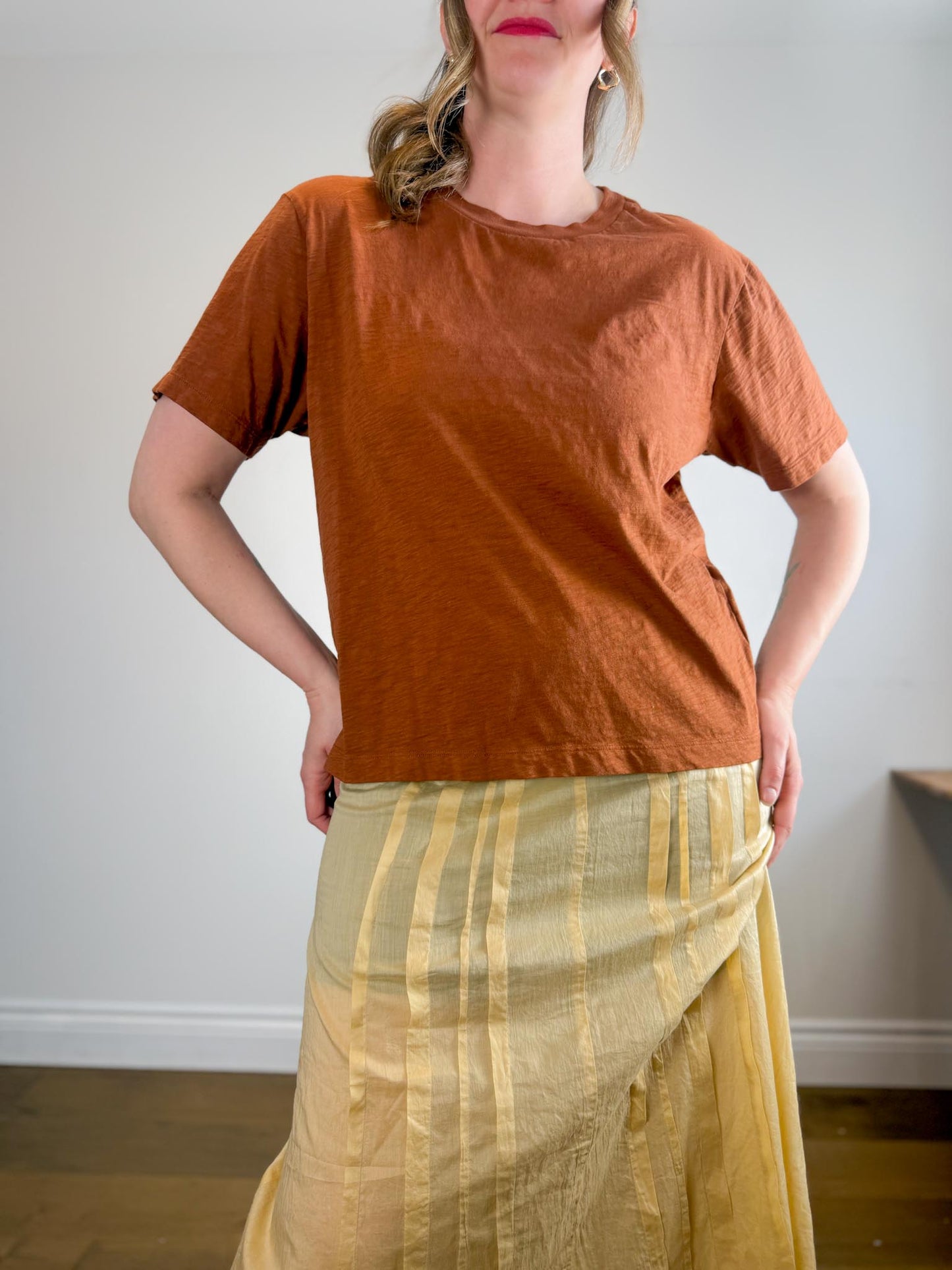 OUTERKNOWN Sustainable "Saltwater Slub Tee in Rust" (Size L)