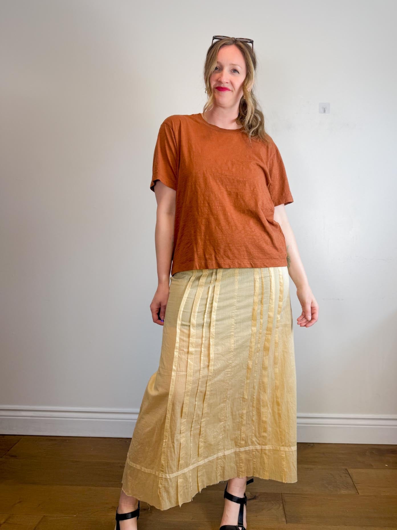OUTERKNOWN Sustainable "Saltwater Slub Tee in Rust" (Size L)