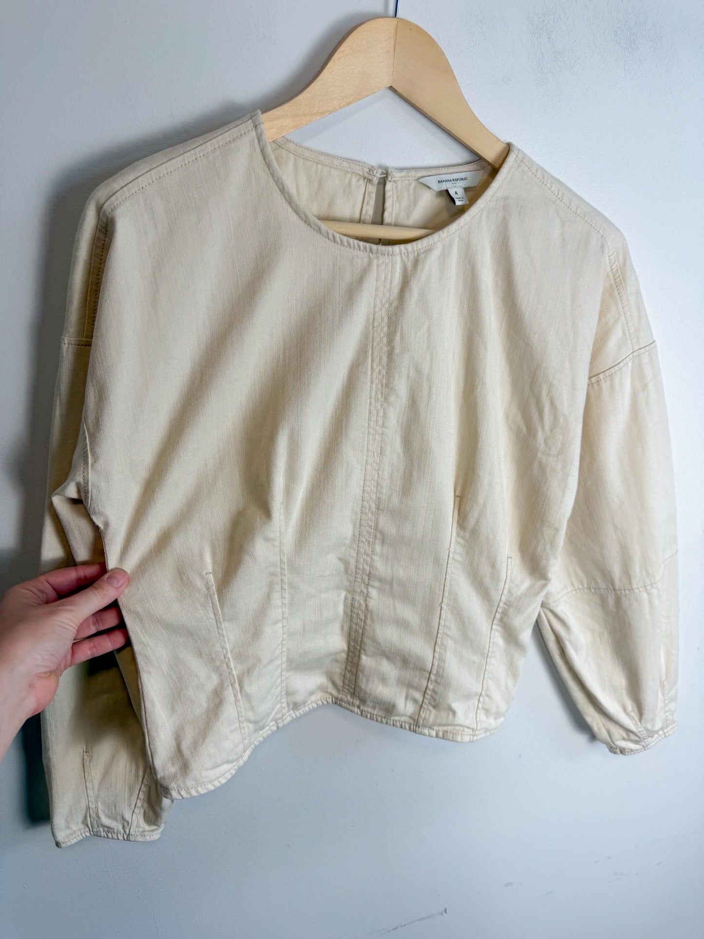 Banana Republic Cropped Structured Blouse with Barrel Sleeves in Khaki (Size S)