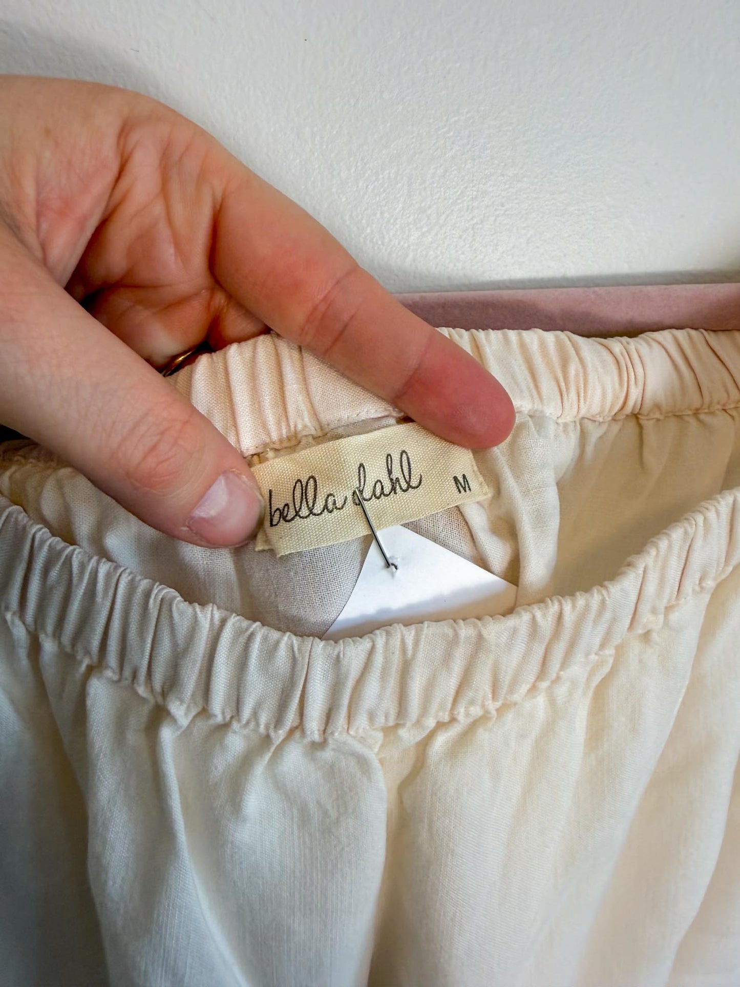 Bella Dahl "Off the Shoulder Top in Eggshell" (Size M)