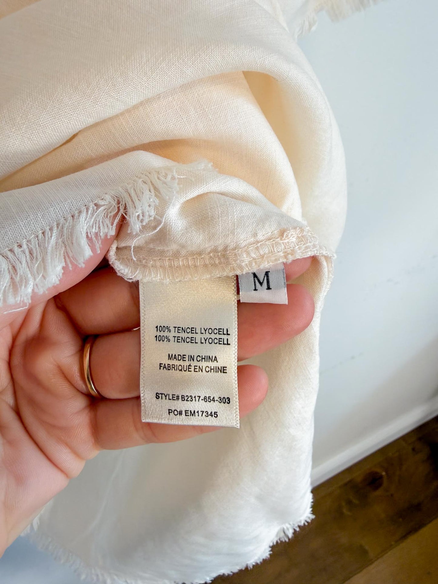 Bella Dahl "Off the Shoulder Top in Eggshell" (Size M)