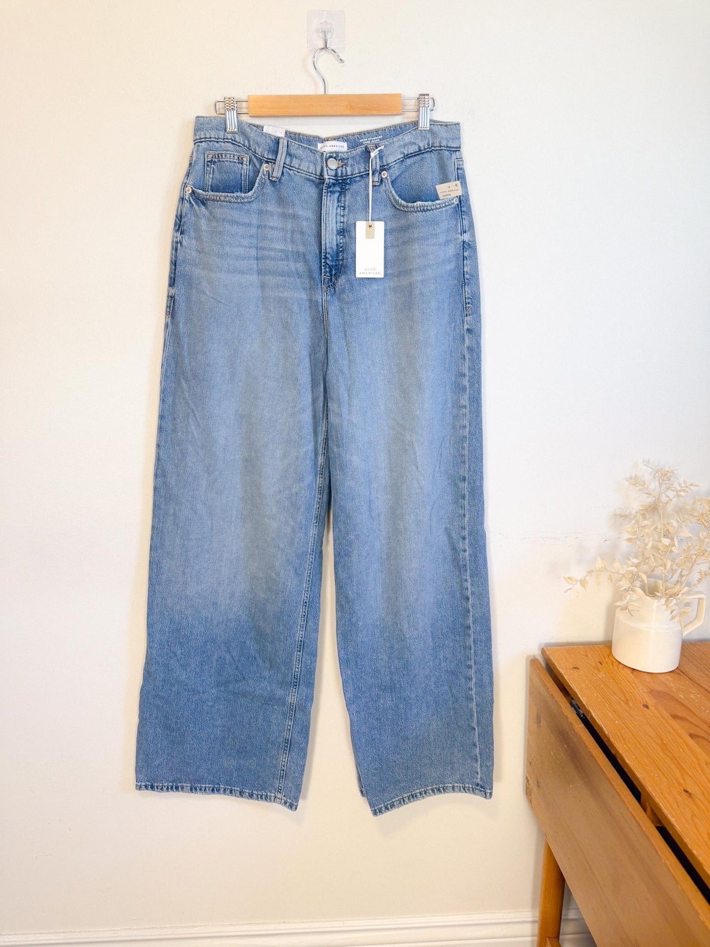 Good American "Good Standard Ease Jeans in Light Wash" NWT (Size 27)