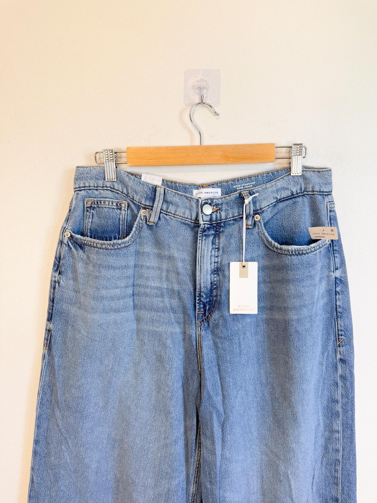 Good American "Good Standard Ease Jeans in Light Wash" NWT (Size 27)