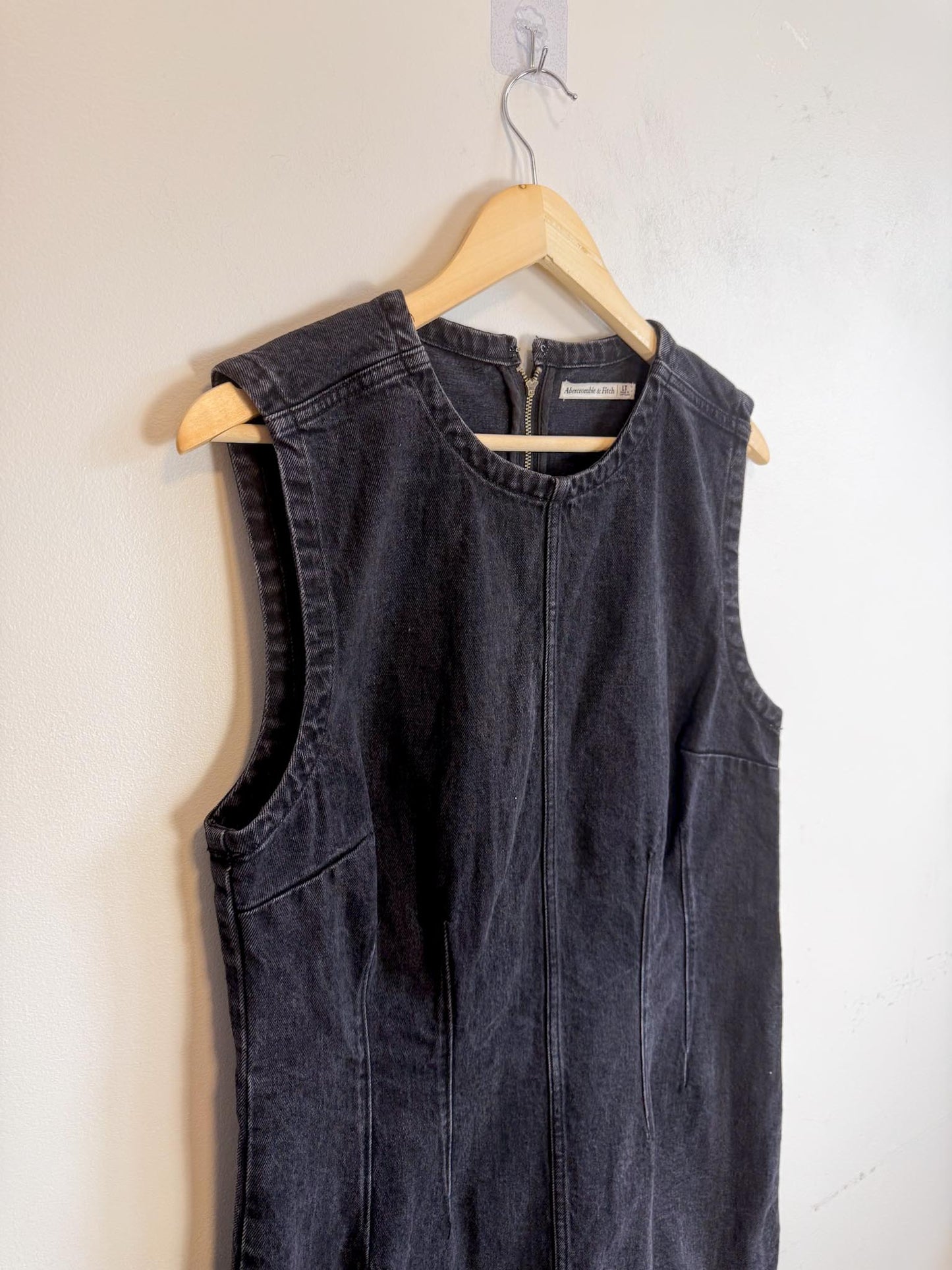 Abercrombie & Fitch Sleeveless Denim Dress in Black (Size L)