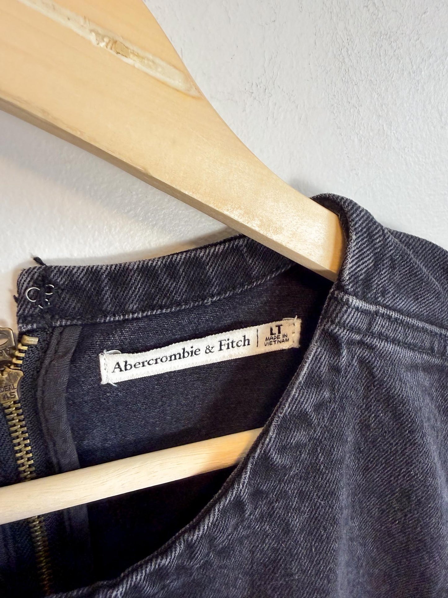 Abercrombie & Fitch Sleeveless Denim Dress in Black (Size L)