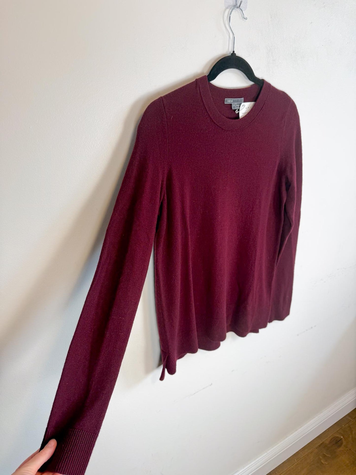 Vince Cashmere Sweater in Maroon (Size S)