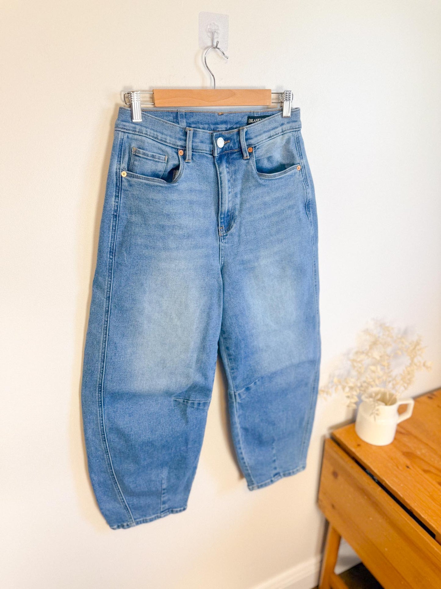BLANK NYC Barrel Jeans in Light Wash (Size 28)