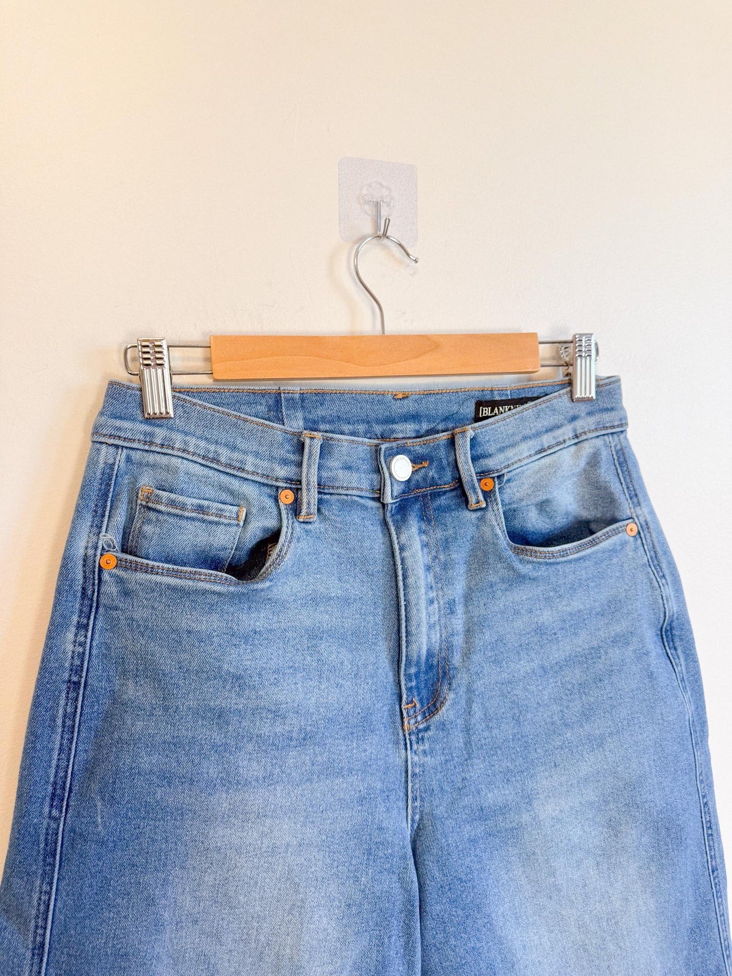 BLANK NYC Barrel Jeans in Light Wash (Size 28)