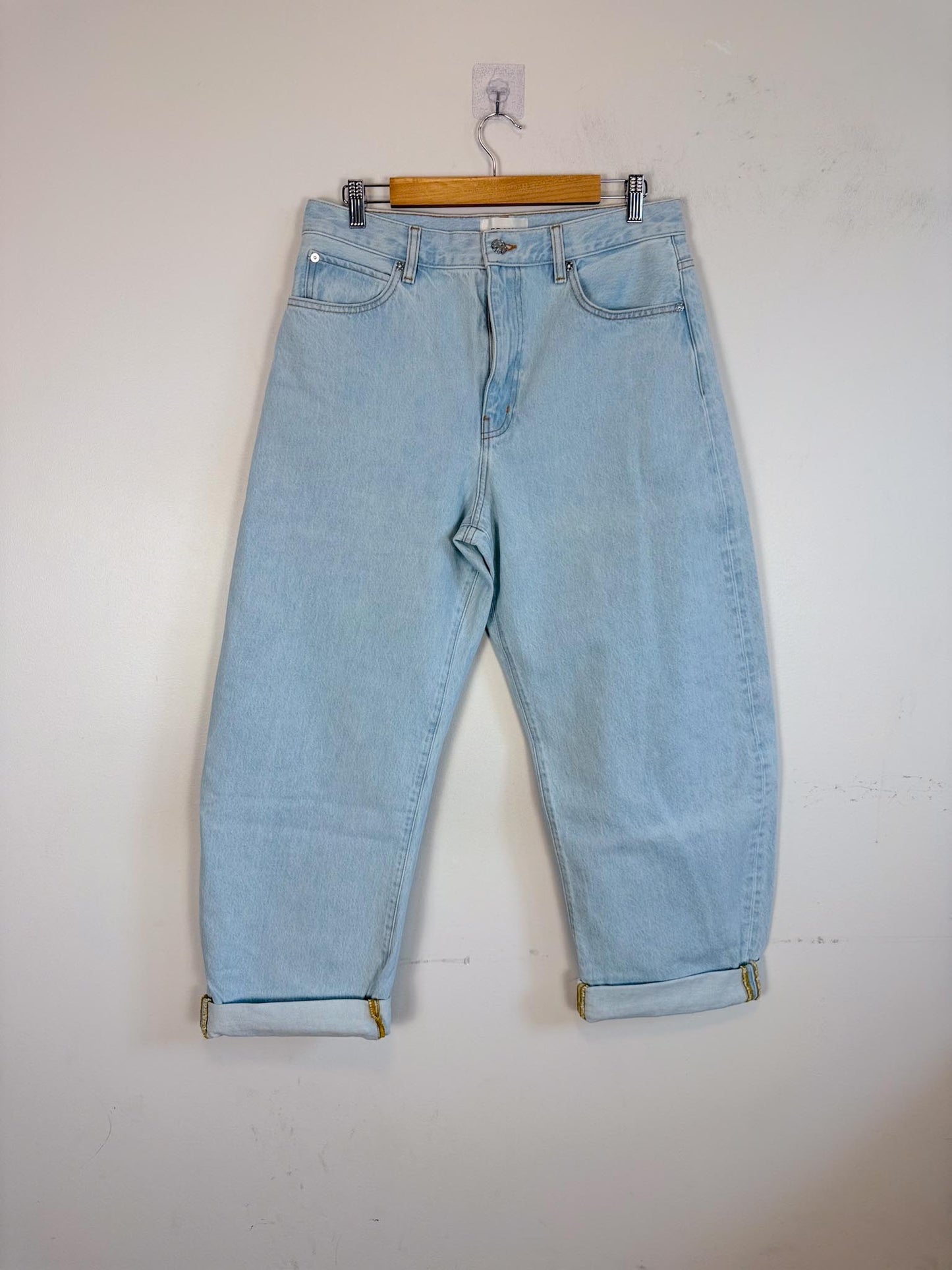 FRAME "The Bubble High Rise Curved Legs in Light Wash" NWT (Size
