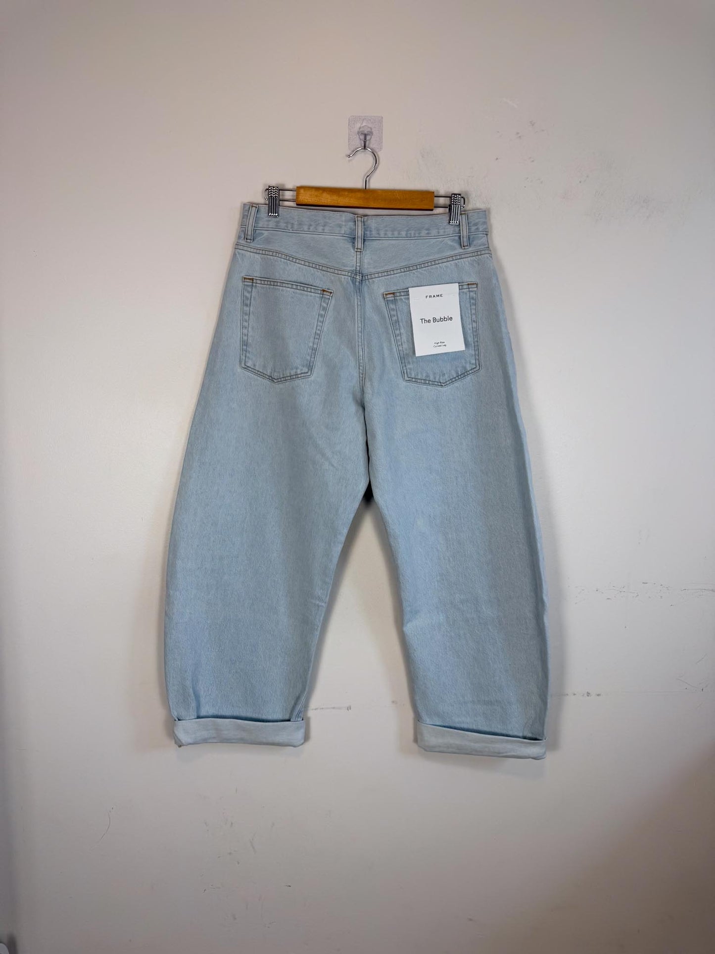 FRAME "The Bubble High Rise Curved Legs in Light Wash" NWT (Size