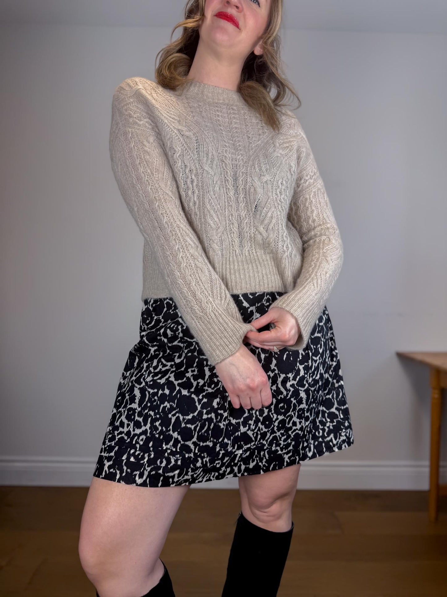 Vince "Variegated Cable Wool & Cashmere Sweater in Grey" (Size S)