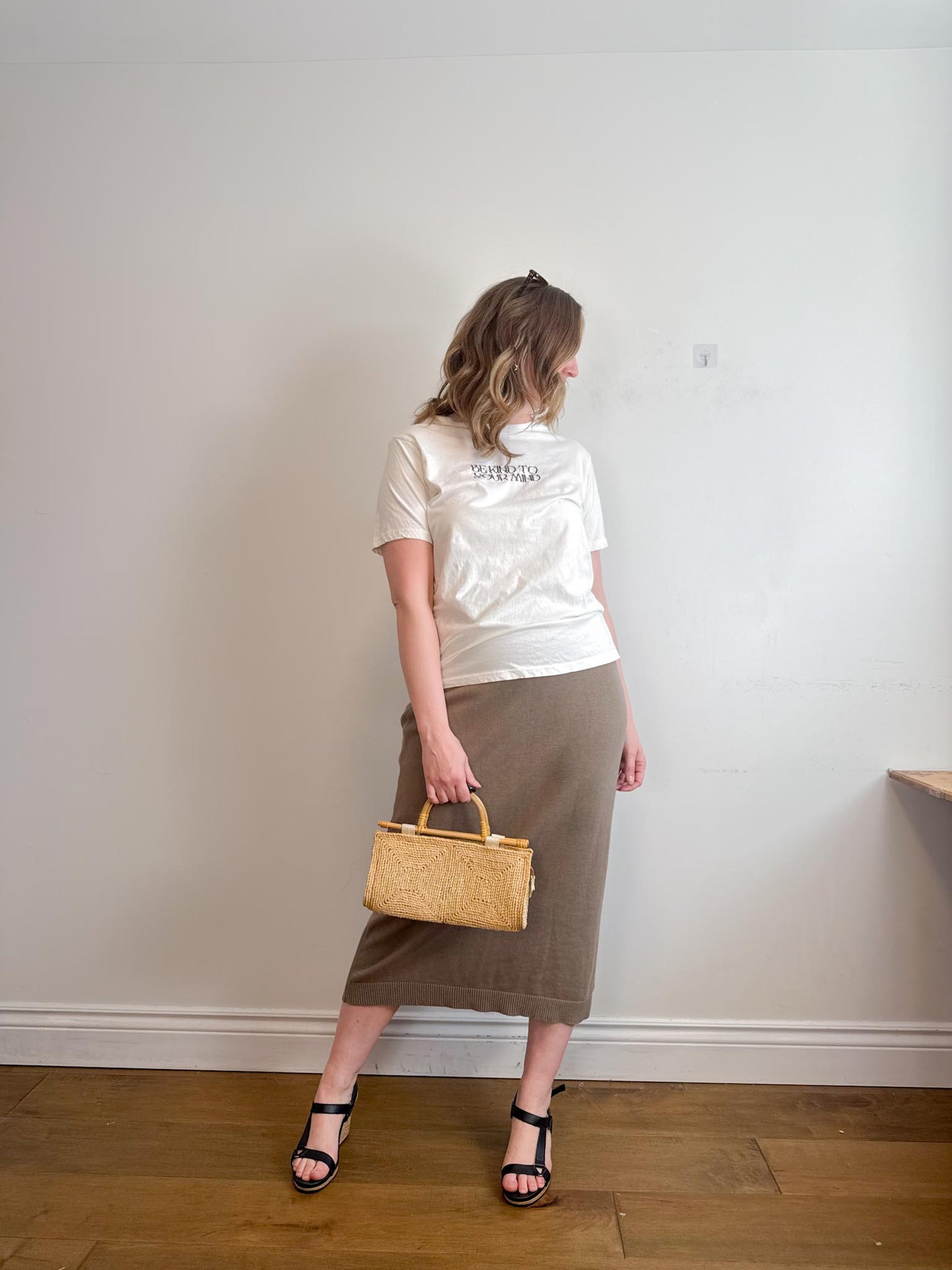 "Be Kind to Your Mind" T-Shirt in Off White (Size L)