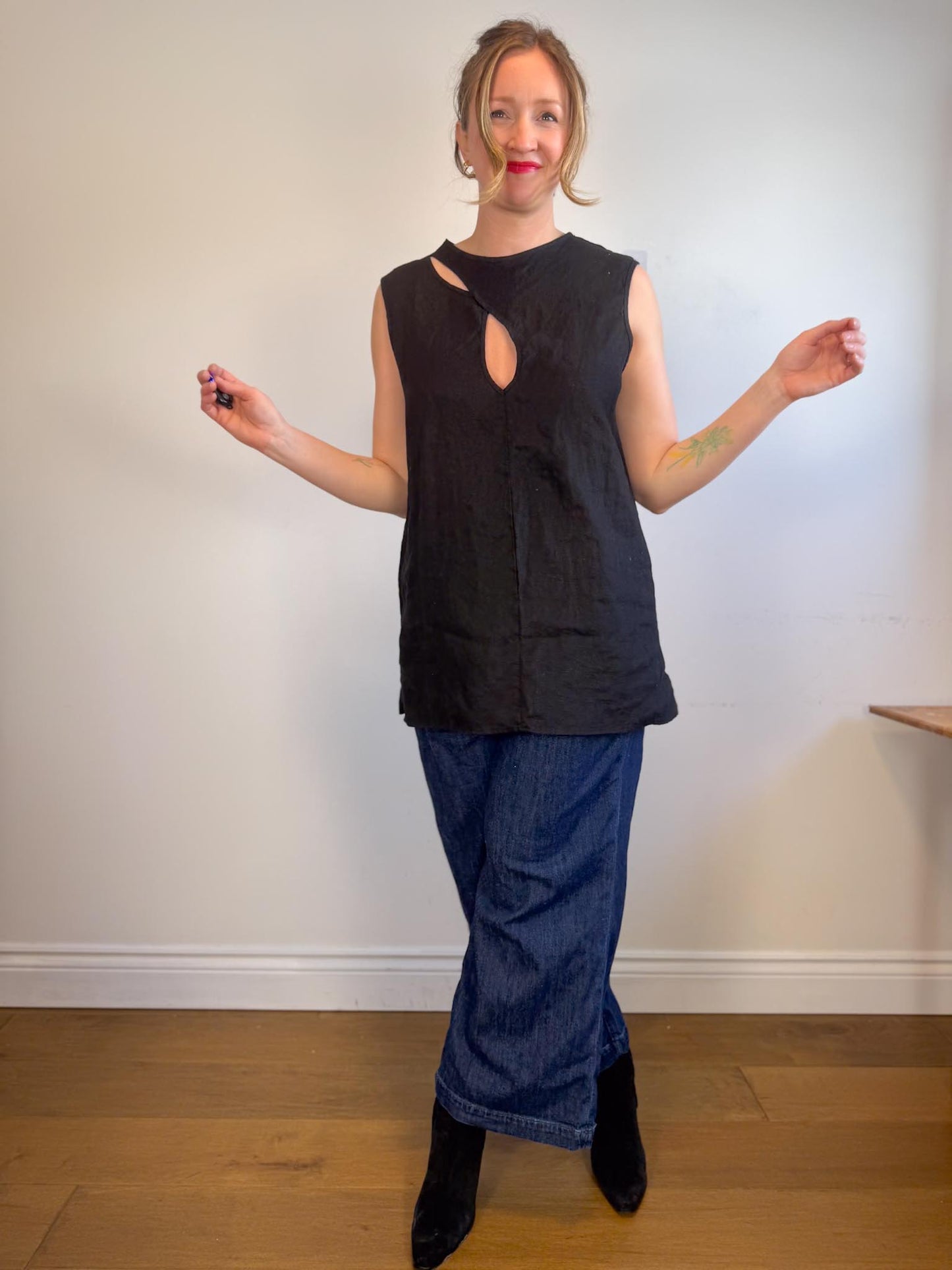 VRG GRL "Yuri Linen Mini Dress / Tunic Top in Black" (Size L)