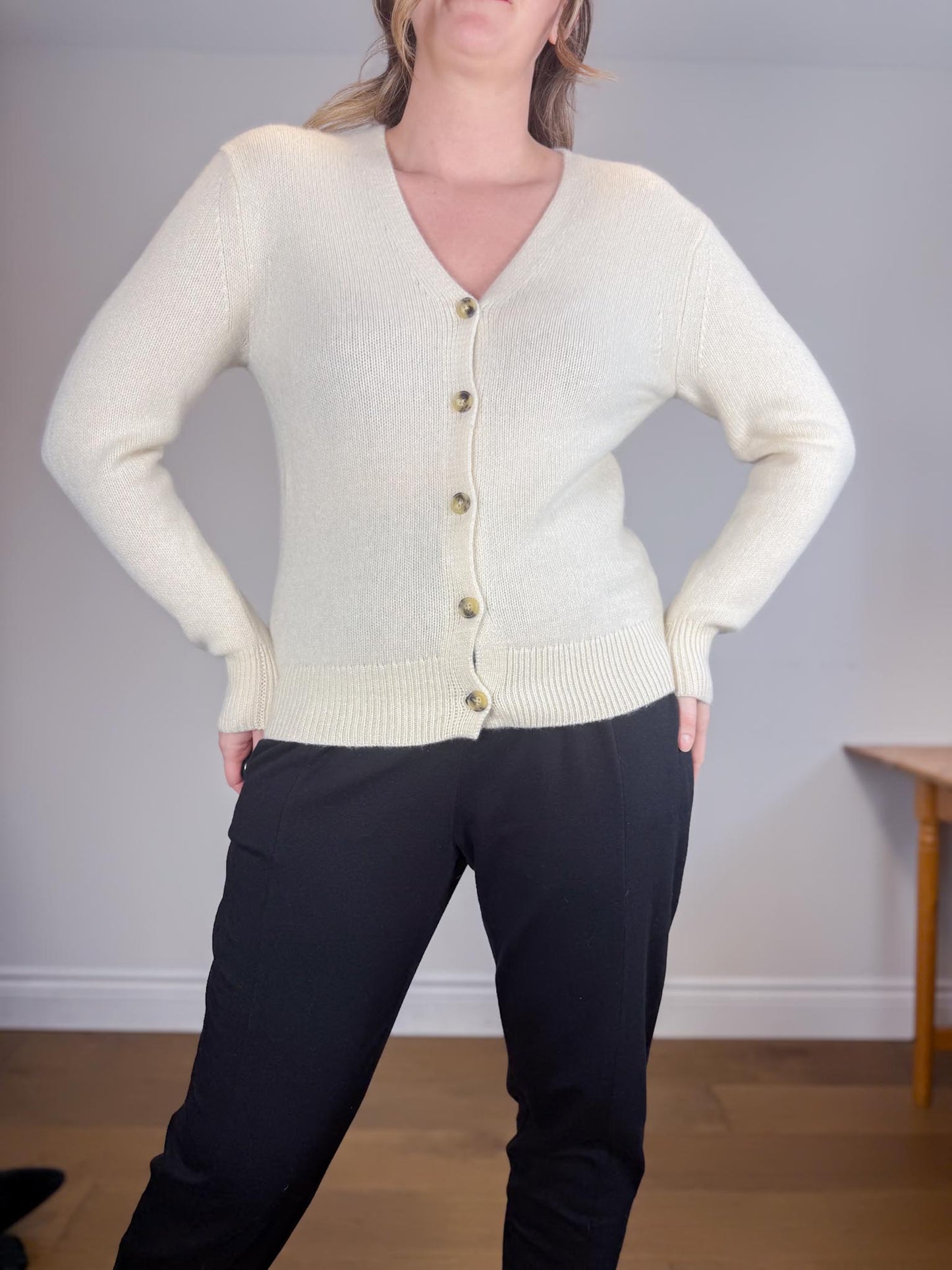 Wilfred Cashmere Cardigan in Whisper White (Size S)