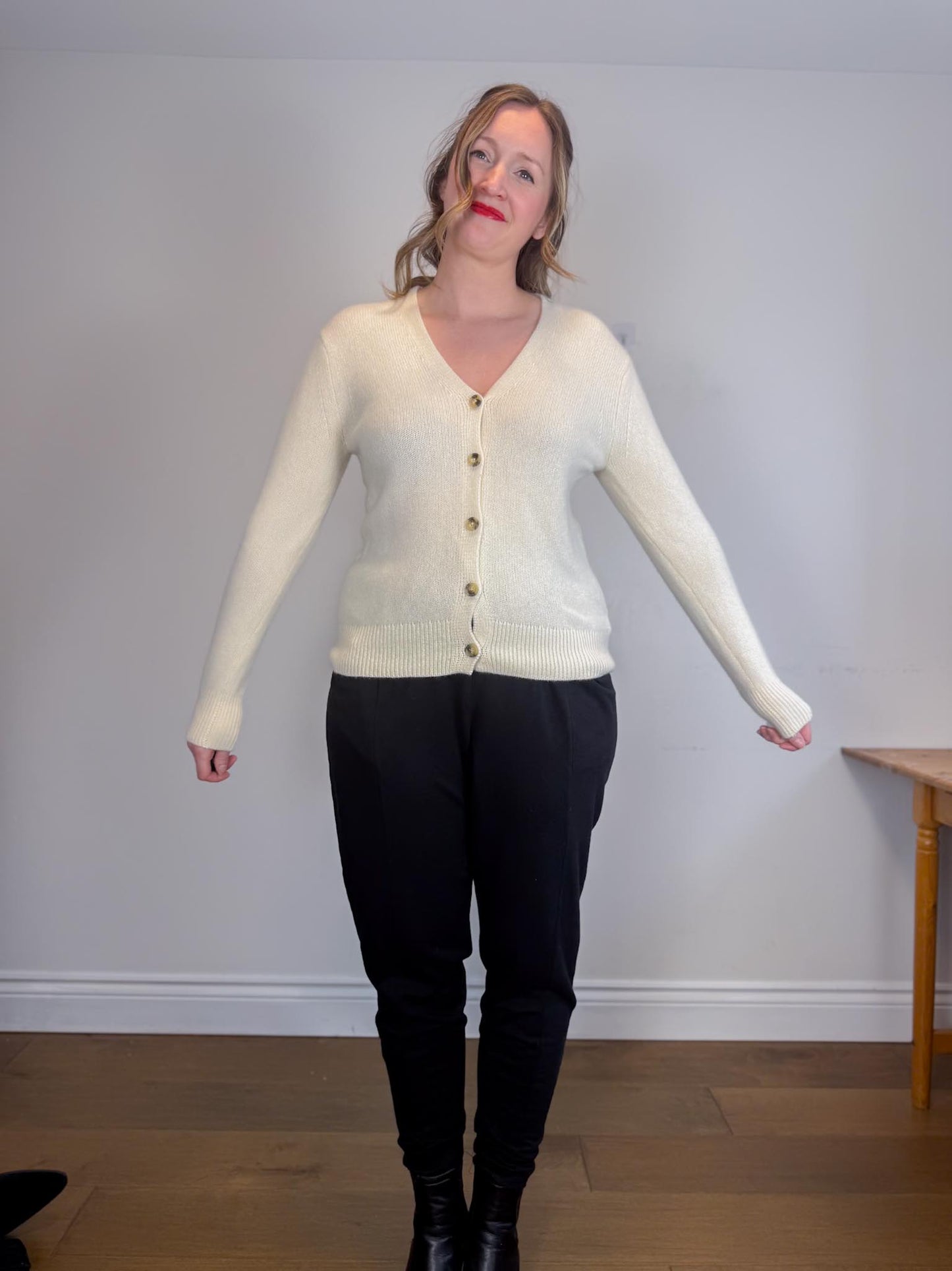 Wilfred Cashmere Cardigan in Whisper White (Size S)