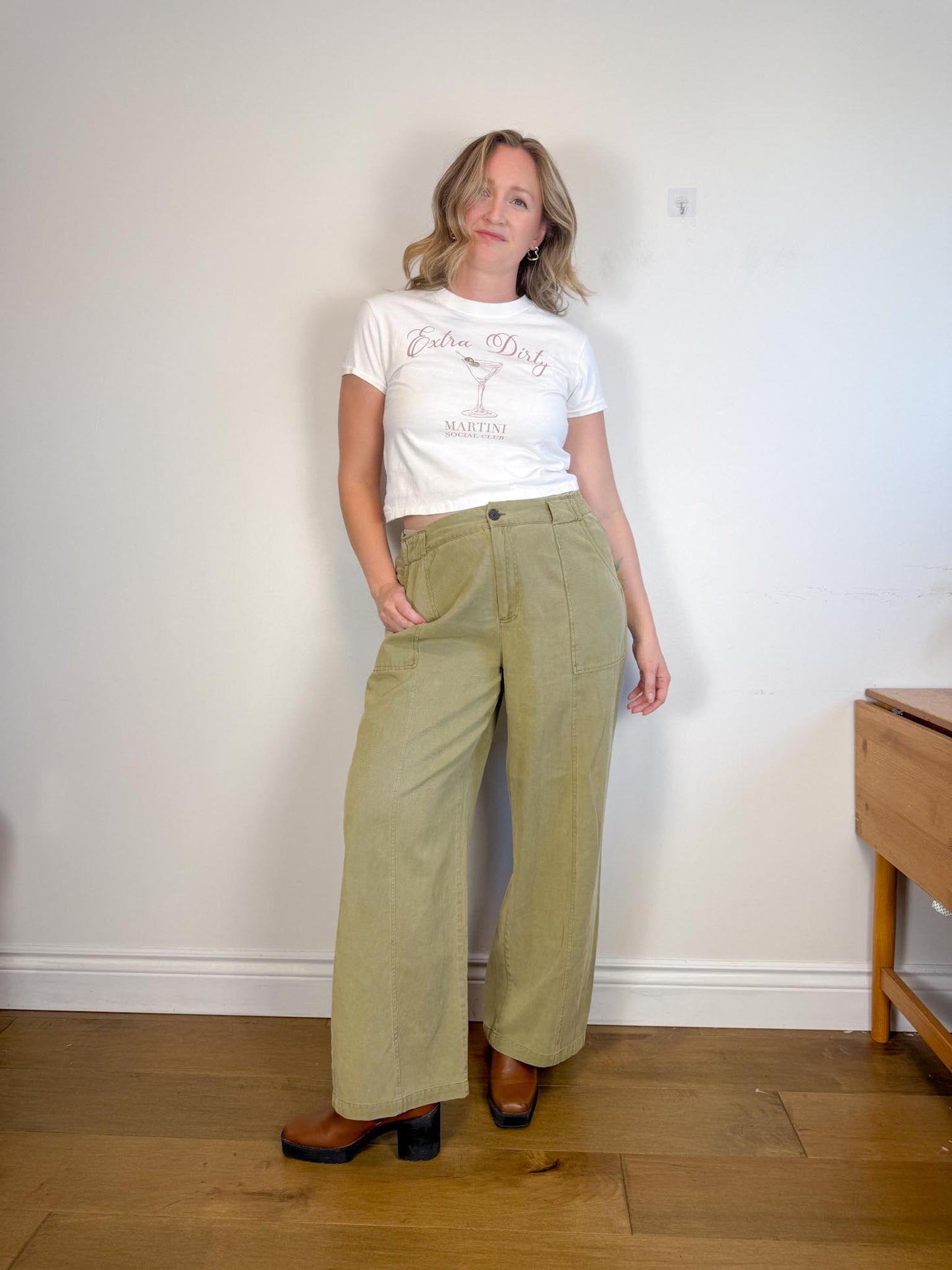 WILDFOX "Extra Dirty Martini Jamie T-Shirt" (Size S/M)