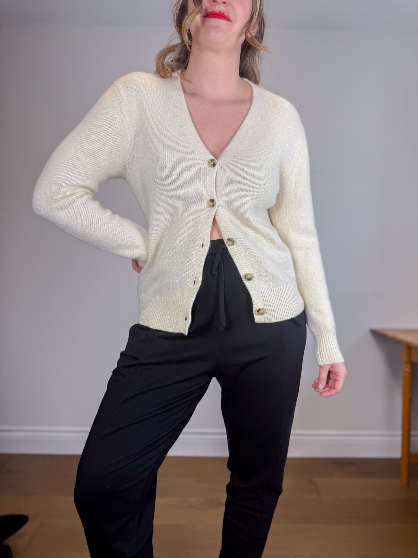 Wilfred Cashmere Cardigan in Whisper White (Size S)