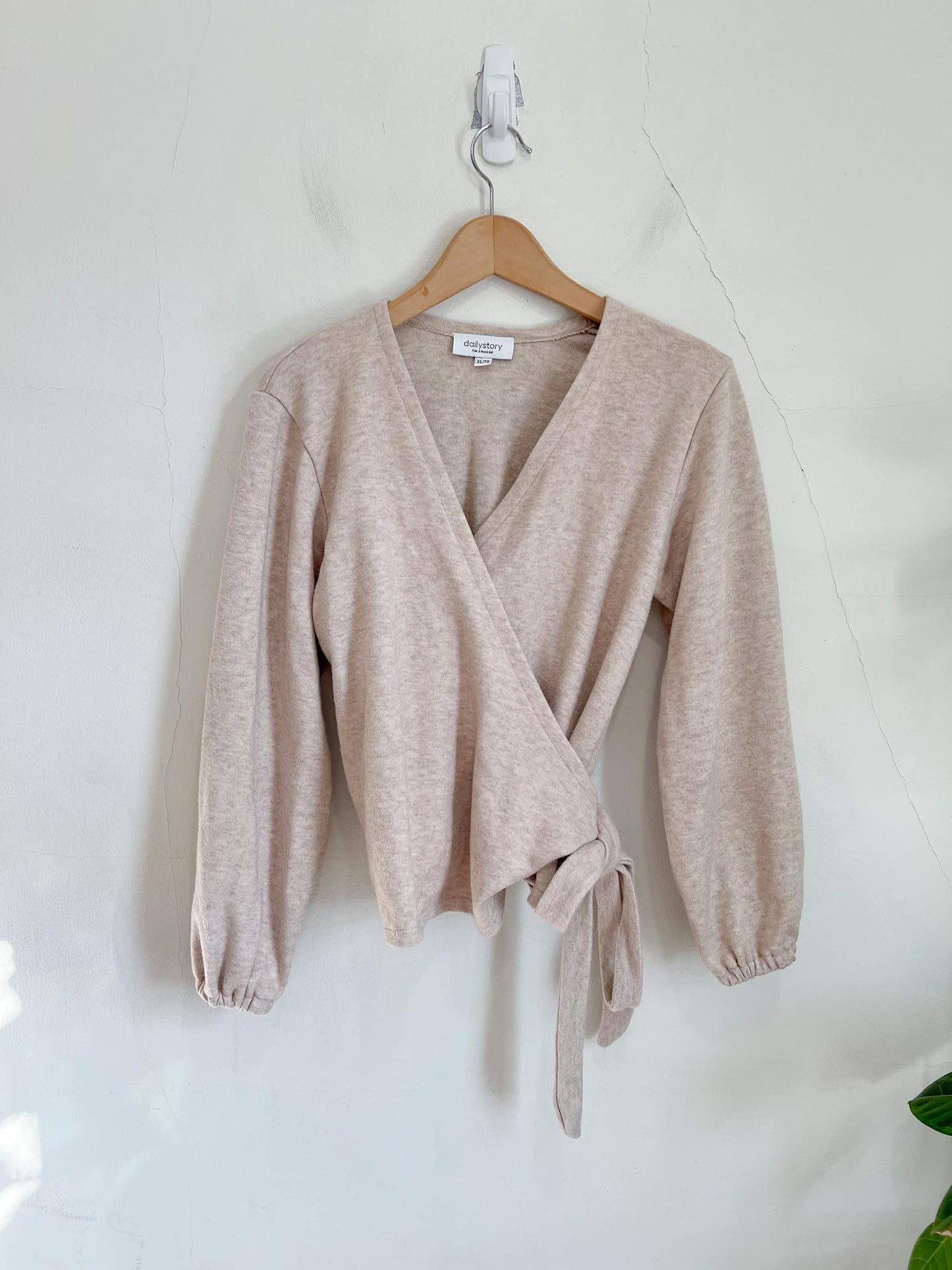 Daily Story Montreal Brand Wrap Sweater in Heathered Oatmeal (Size XL)