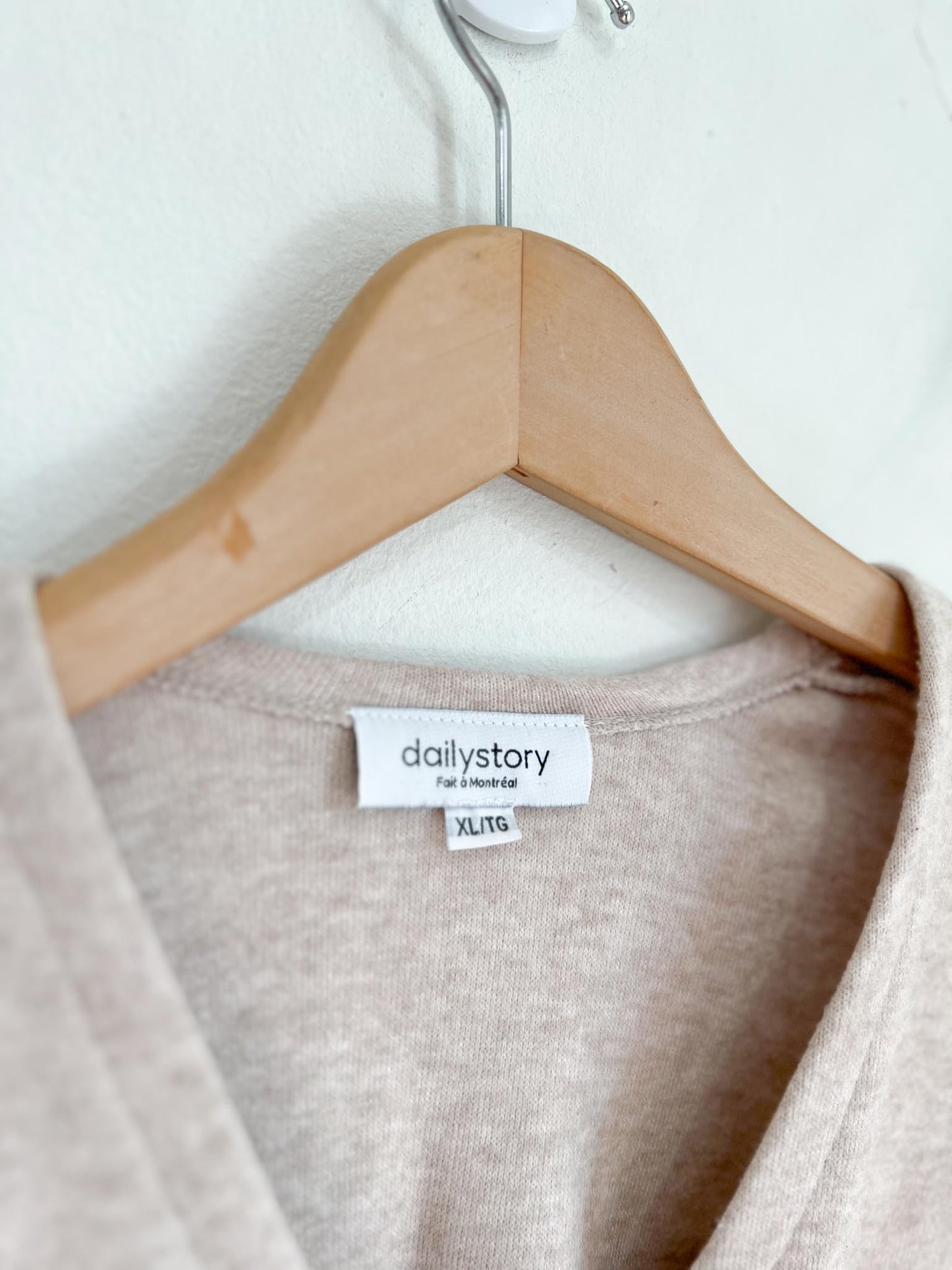 Daily Story Montreal Brand Wrap Sweater in Heathered Oatmeal (Size XL)