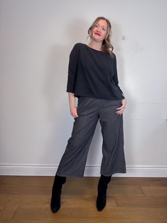 Eileen Fisher Cropped Wide Leg Pants in Grey (Size M)
