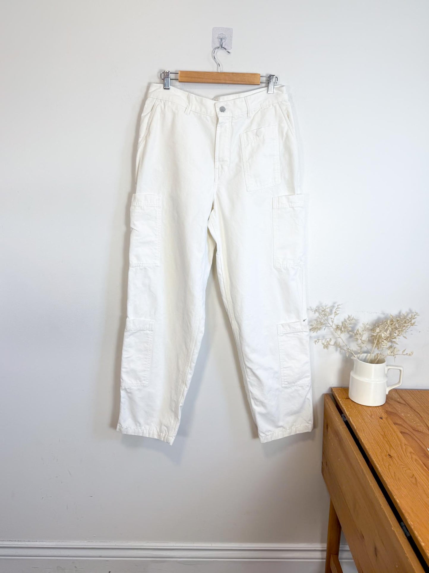 KOTN Slow Fashion White Cargo Pants (Size 32)
